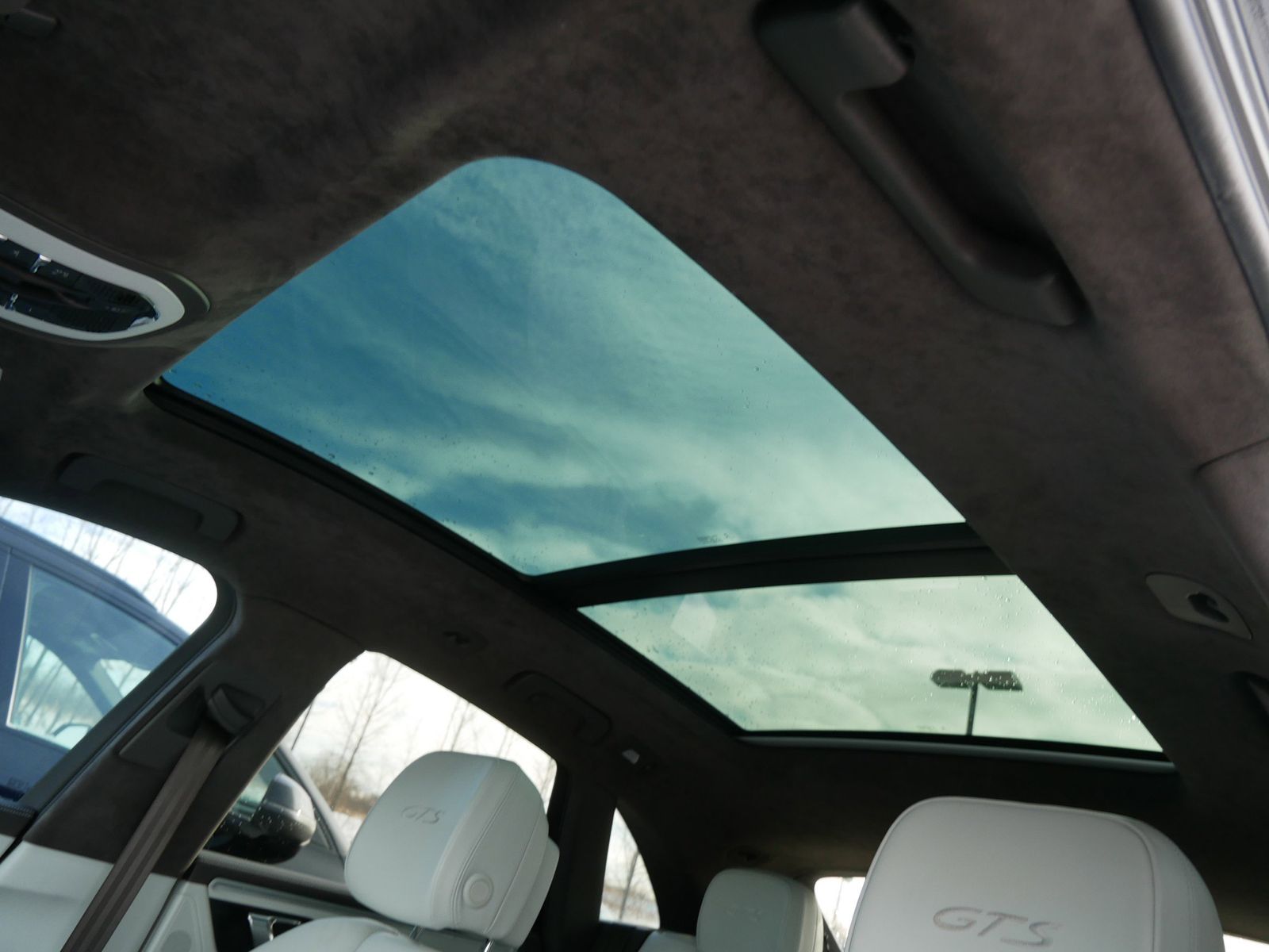 Thumbnail: 2017 Porsche Macan - 28