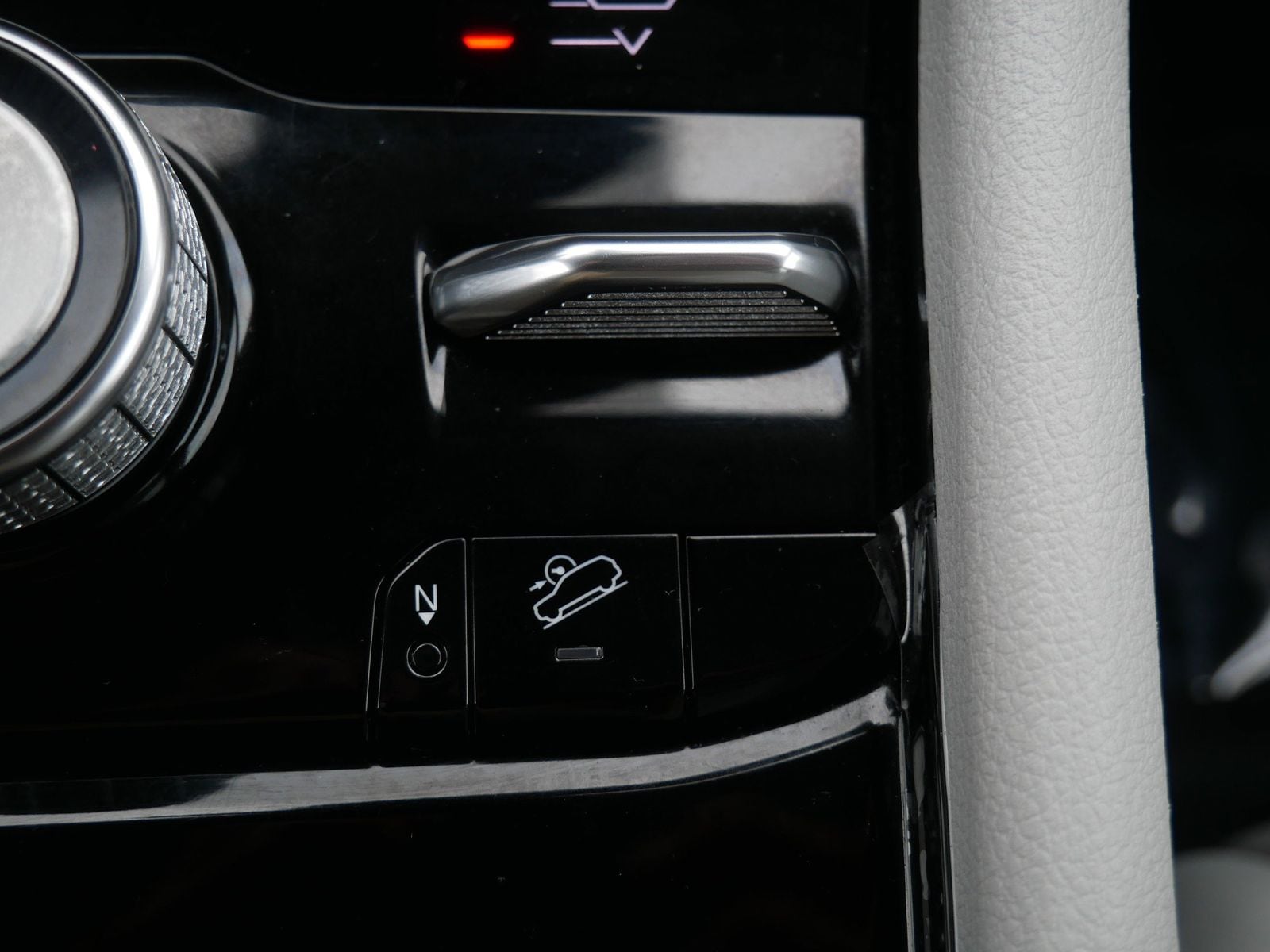 Thumbnail: 2022 Jeep Grand Cherokee - 24