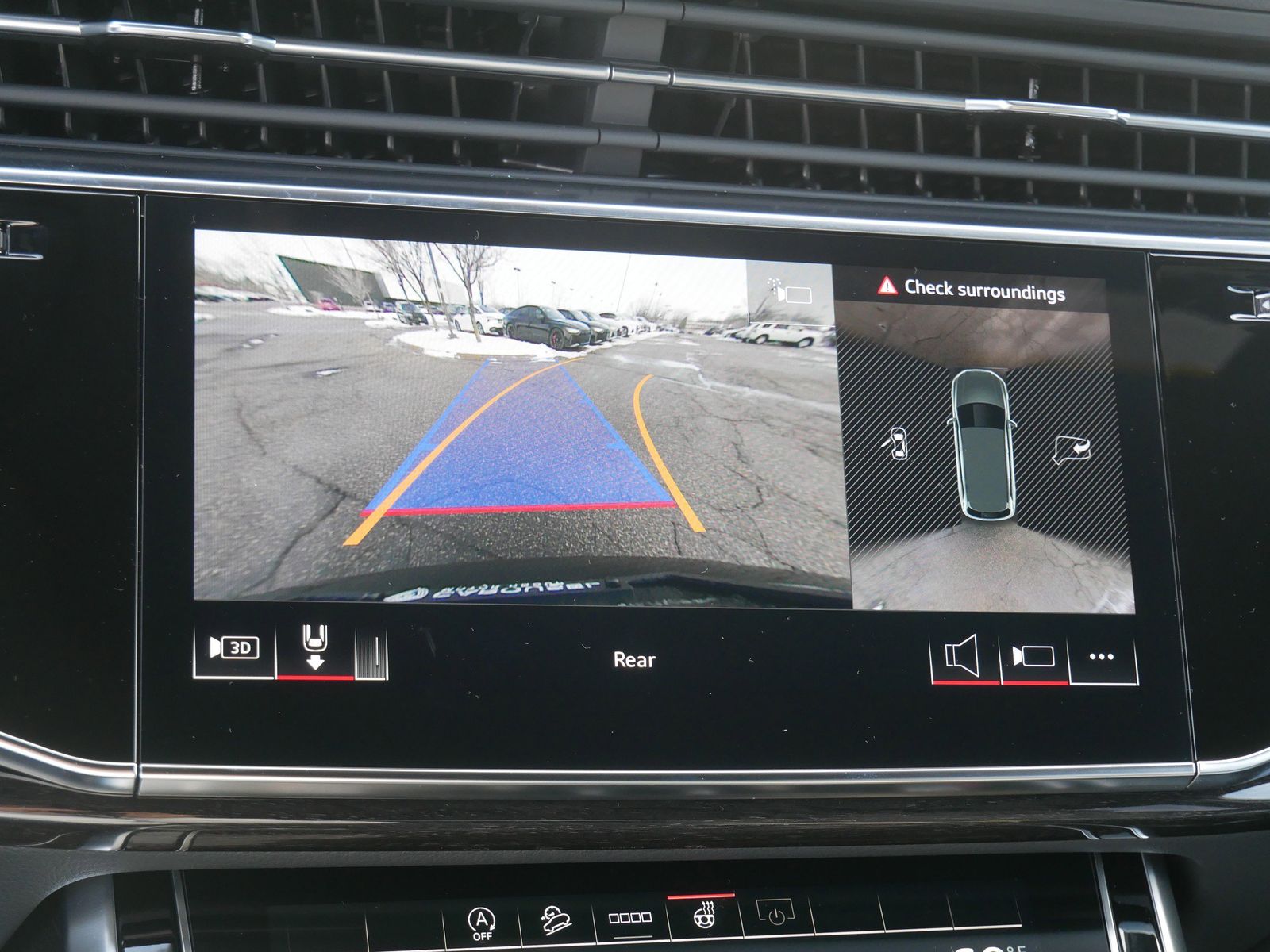 Thumbnail: 2026 Audi Q7 - 23