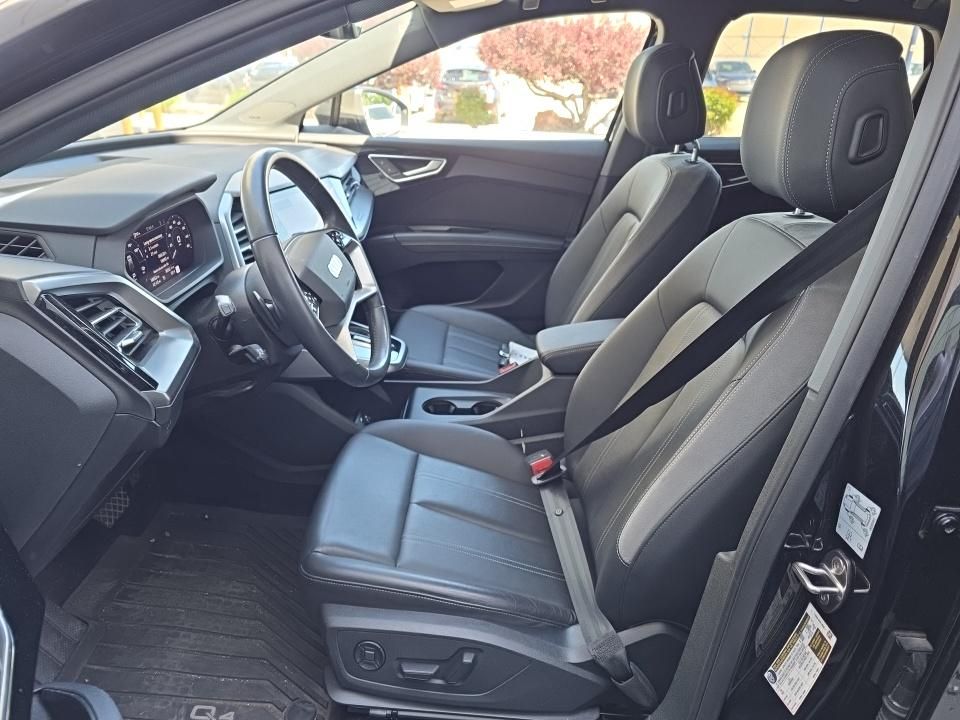 Thumbnail: 2023 Audi Q4 e-tron - 2