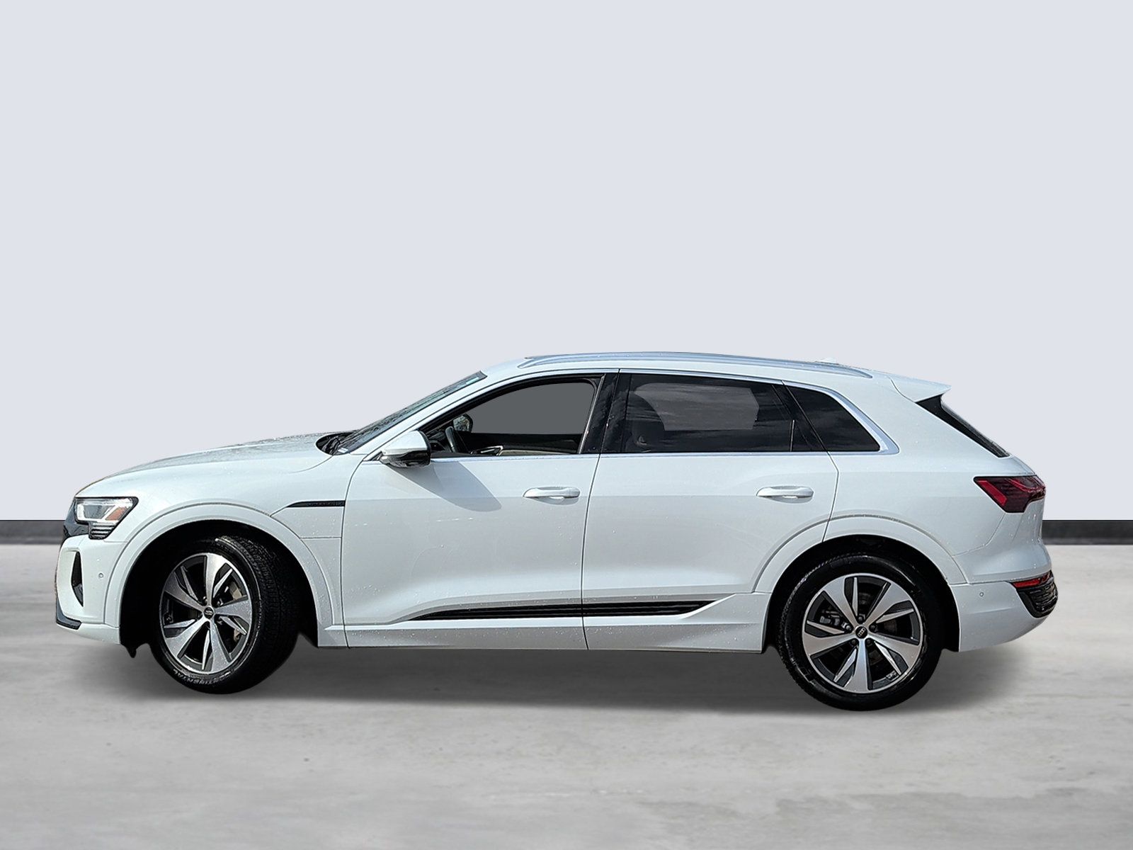 Thumbnail: 2024 Audi Q8 e-tron - 2