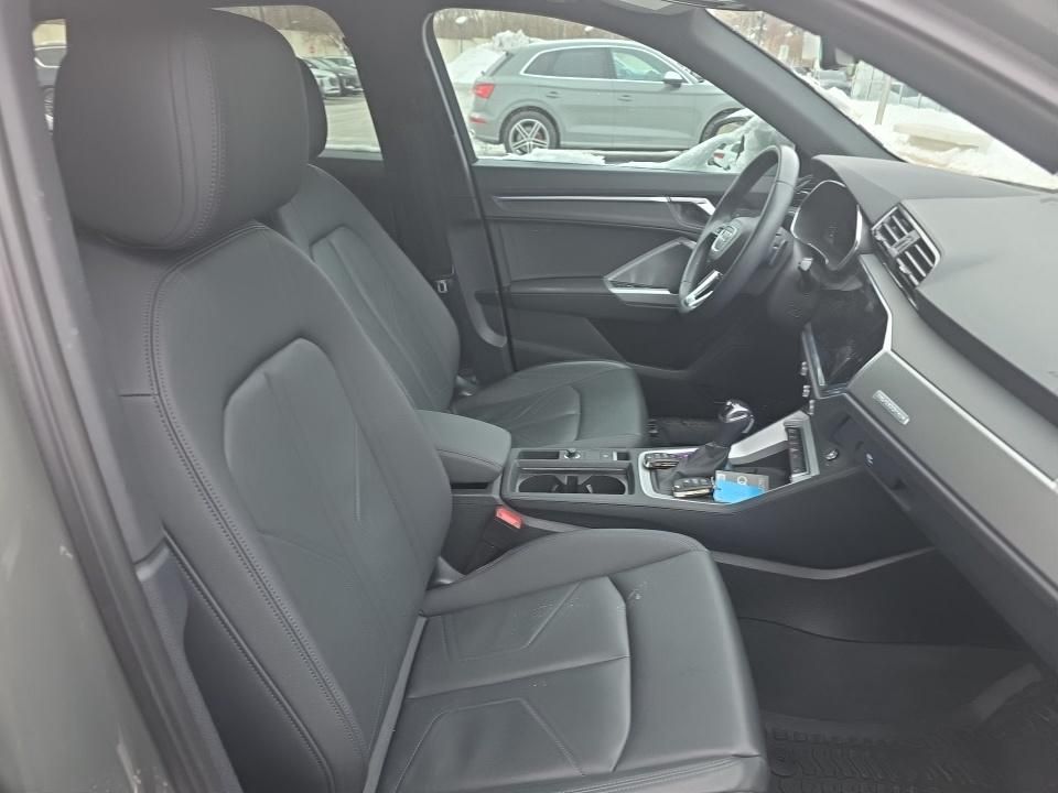 Thumbnail: 2023 Audi Q3 - 8