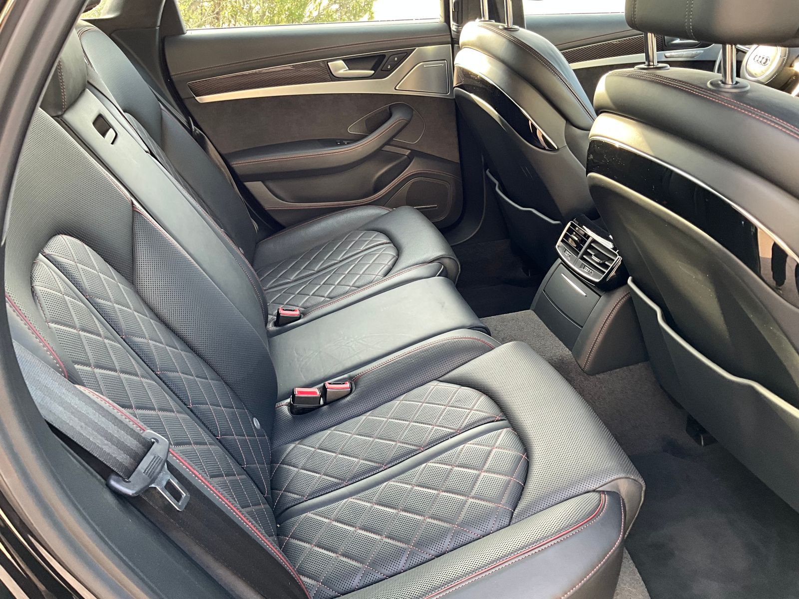 Thumbnail: 2017 Audi S8 - 16