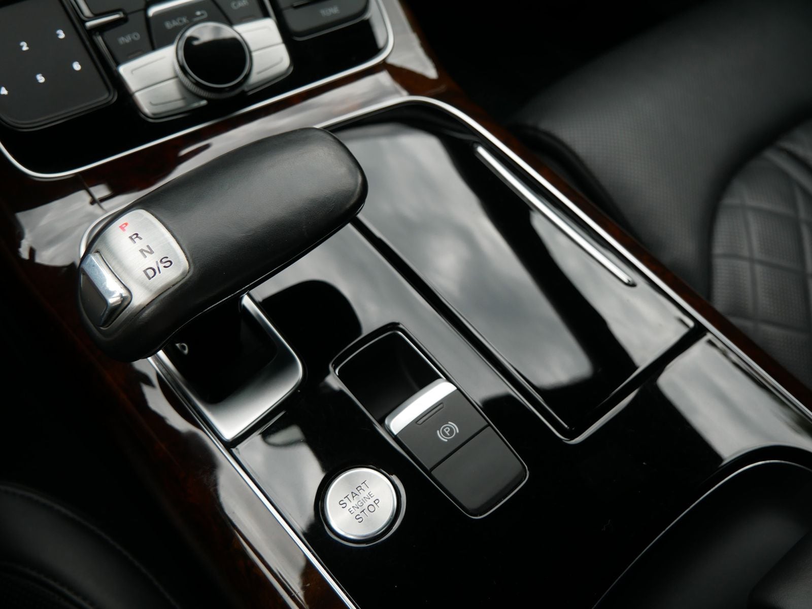 Thumbnail: 2017 Audi A8 - 22