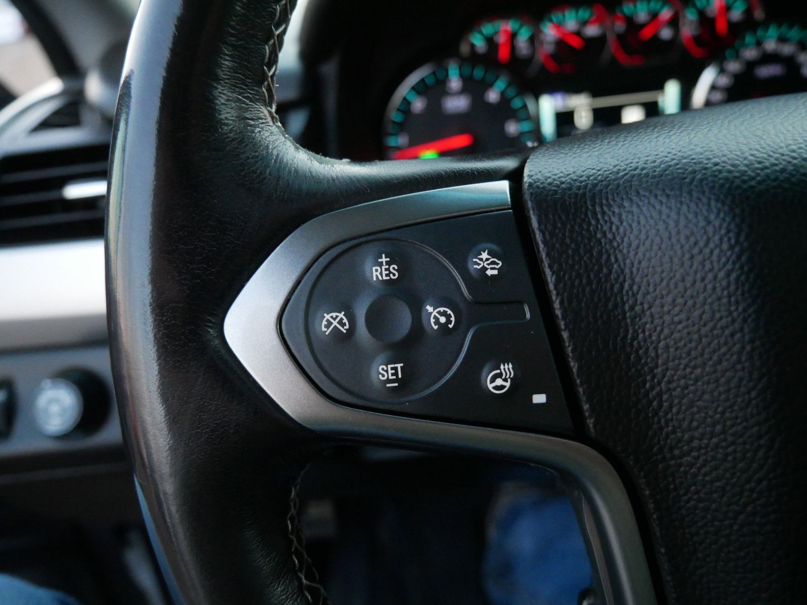 Thumbnail: 2019 Chevrolet Suburban - 28