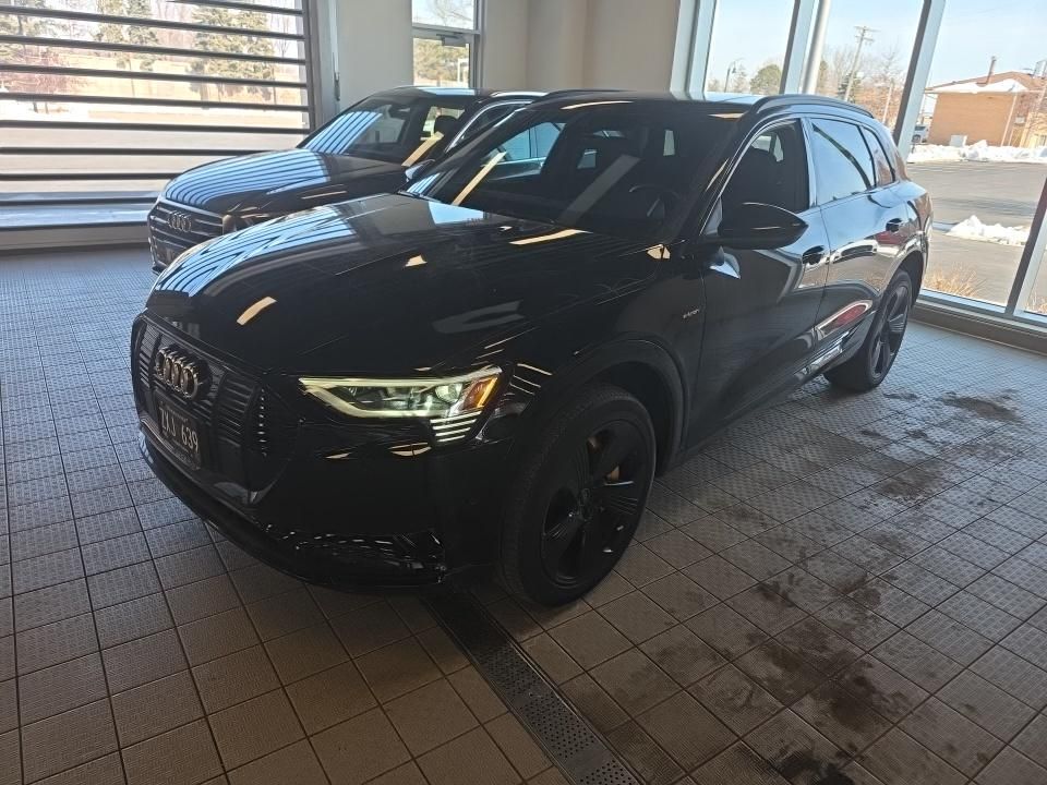 Thumbnail: 2023 Audi e-tron - 3