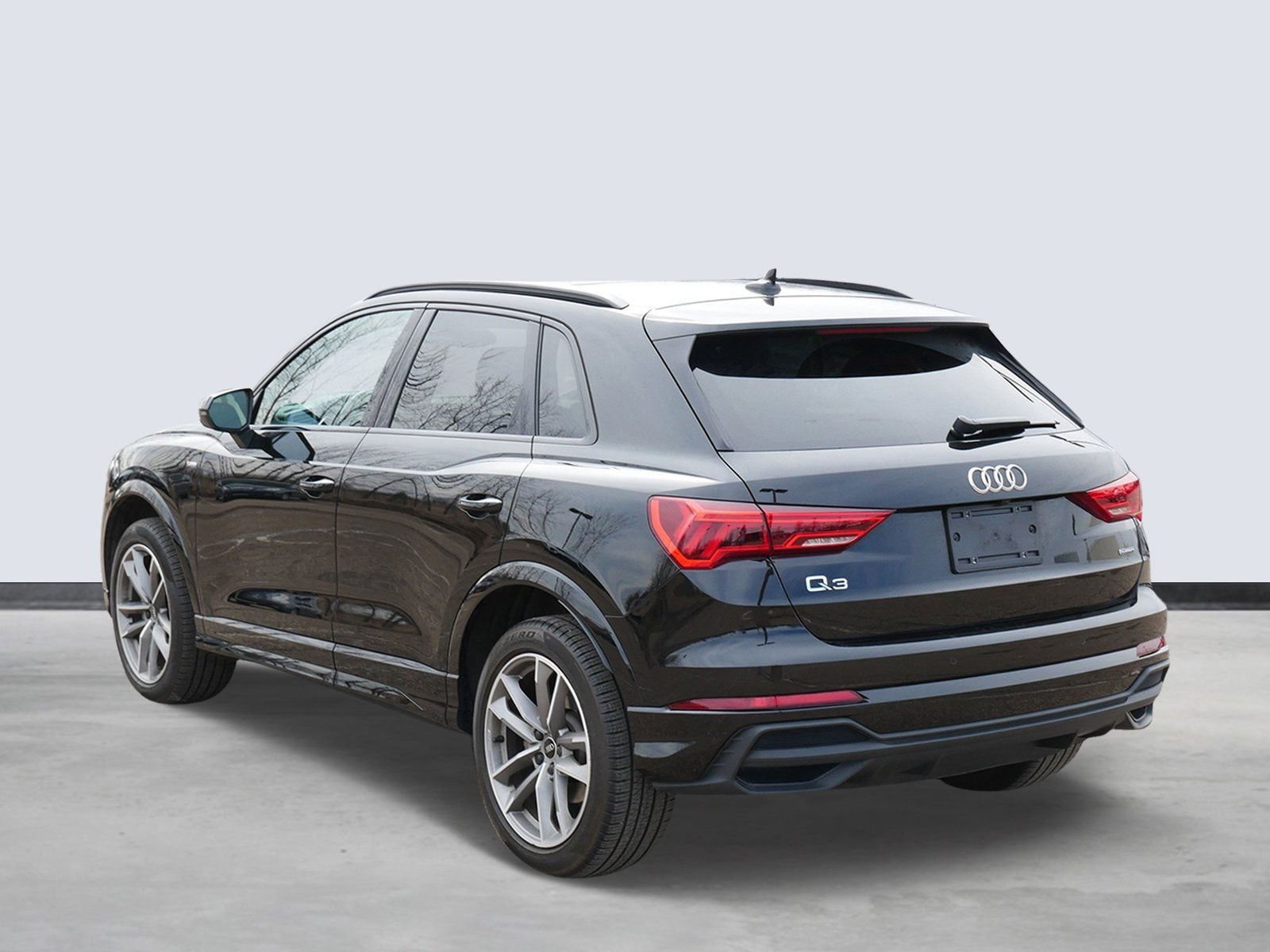 Thumbnail: 2023 Audi Q3 - 3