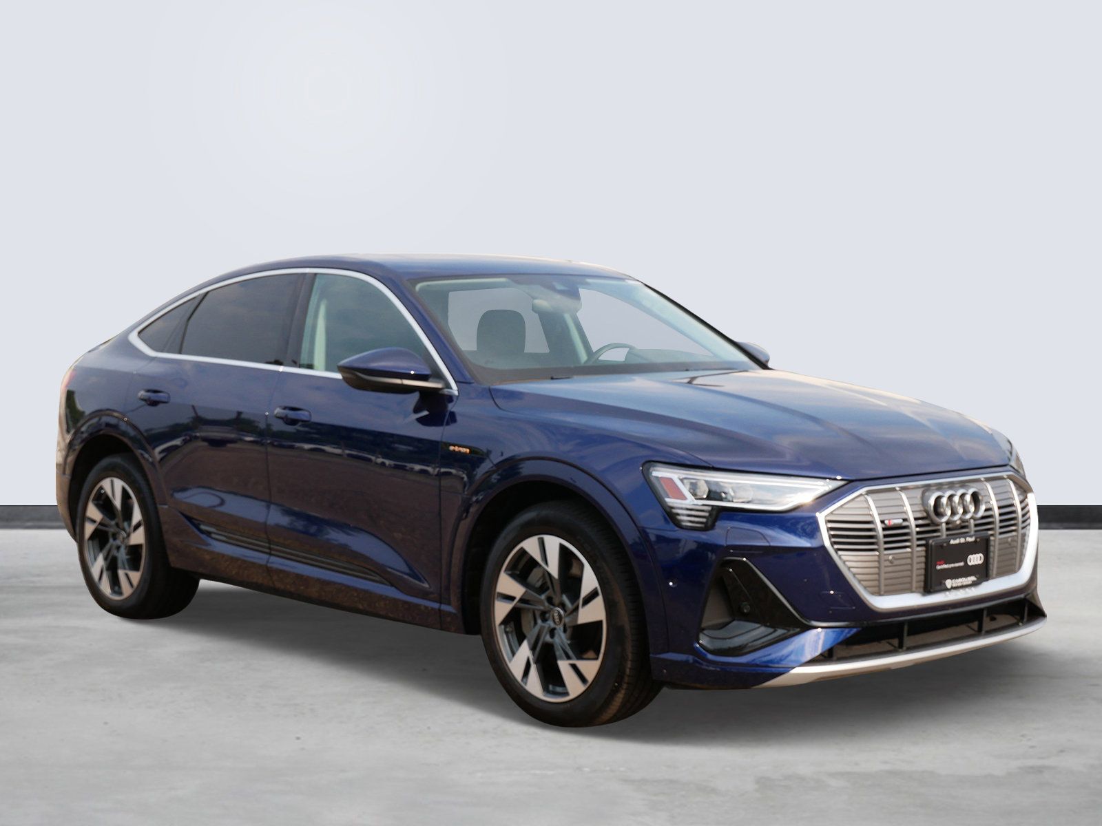 Thumbnail: 2022 Audi e-tron S - 6