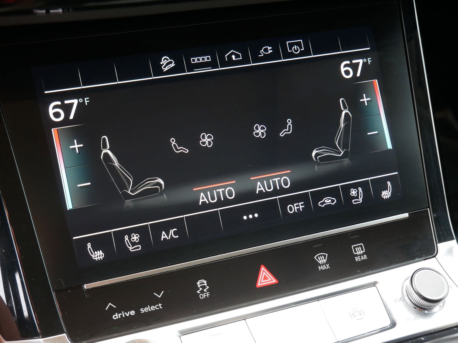 Thumbnail: 2022 Audi e-tron S - 20