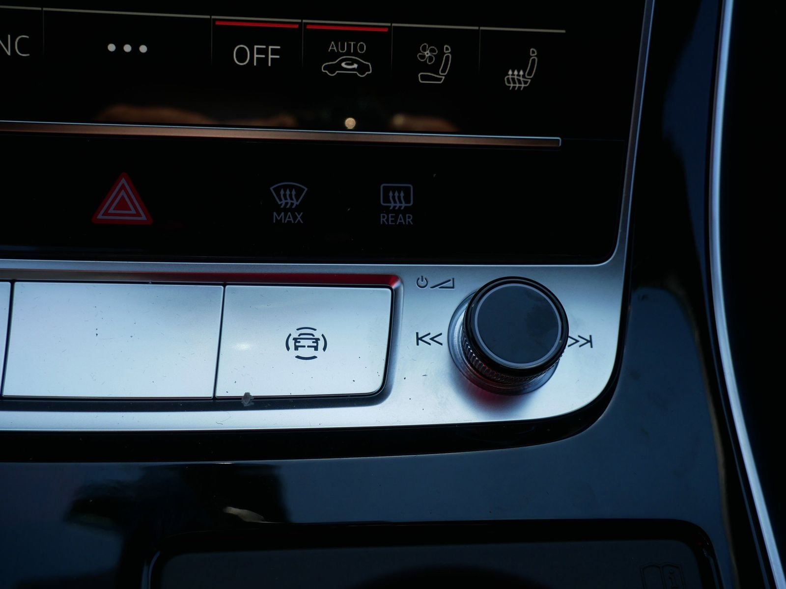 Thumbnail: 2026 Audi Q7 - 18