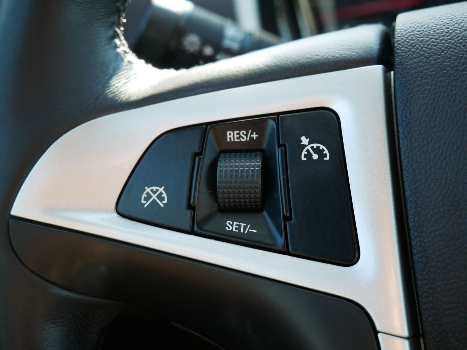 Thumbnail: 2011 Chevrolet Equinox - 25