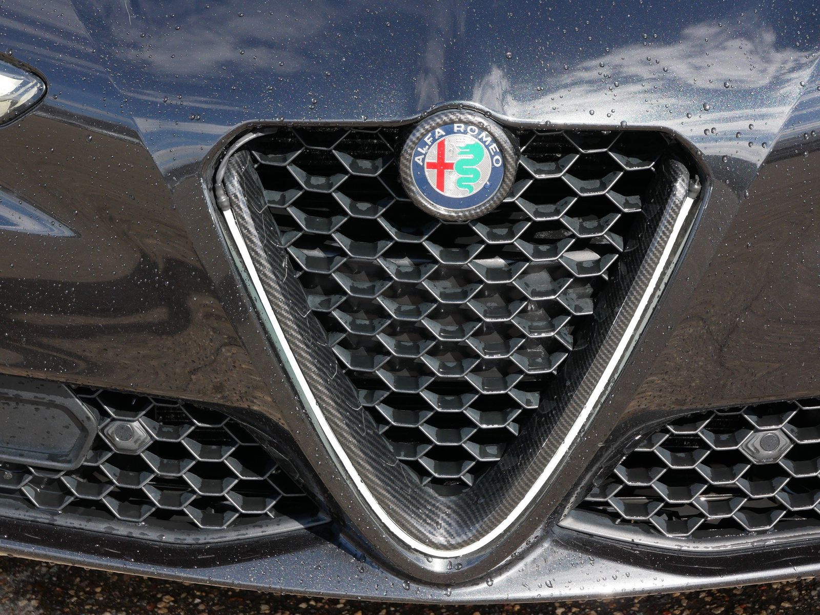 Thumbnail: 2017 Alfa Romeo Giulia - 8