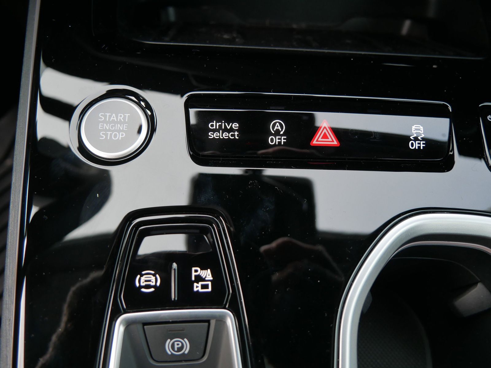 Thumbnail: 2026 Audi A6 - 14