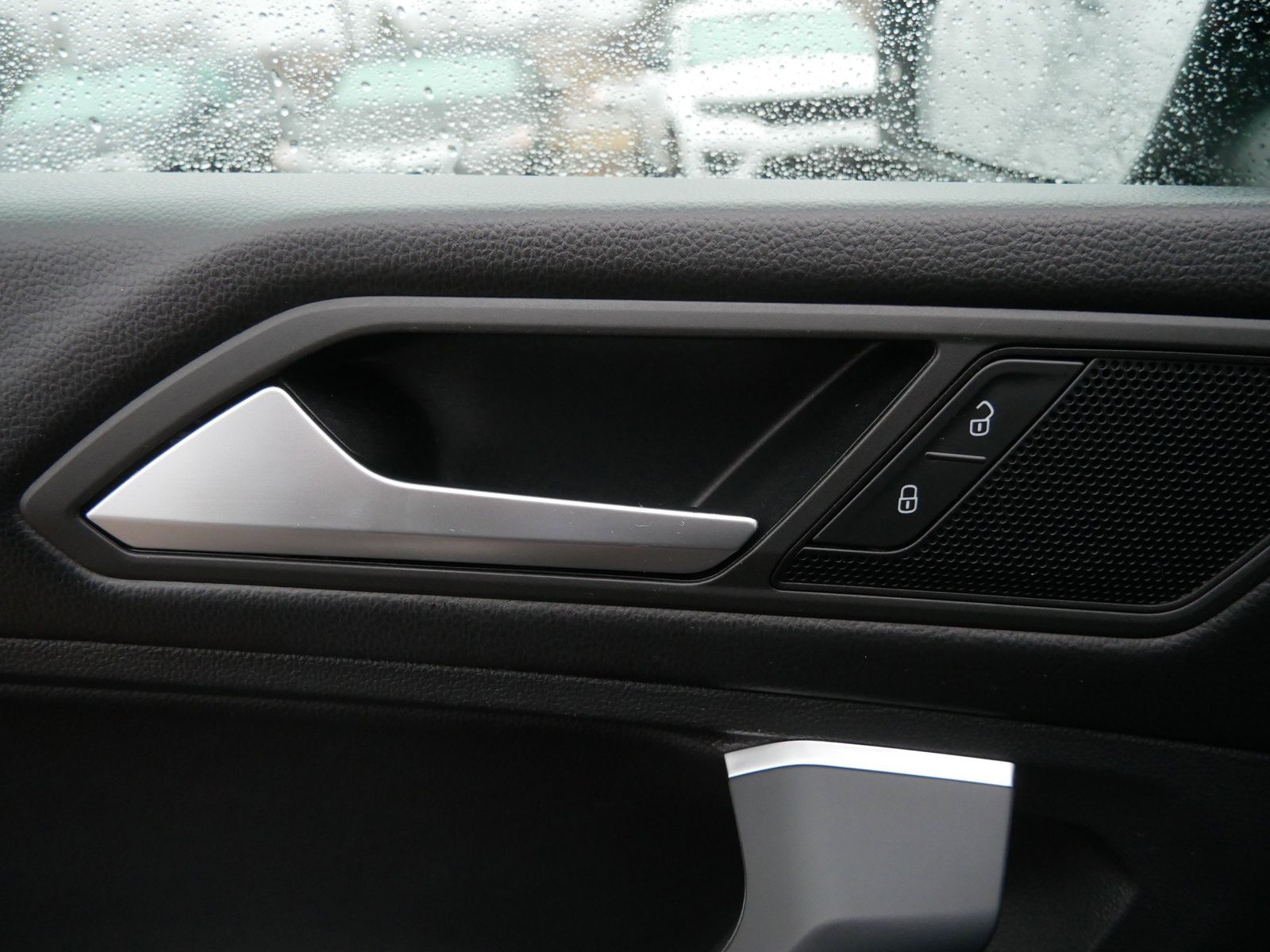 Thumbnail: 2019 Volkswagen Tiguan - 16