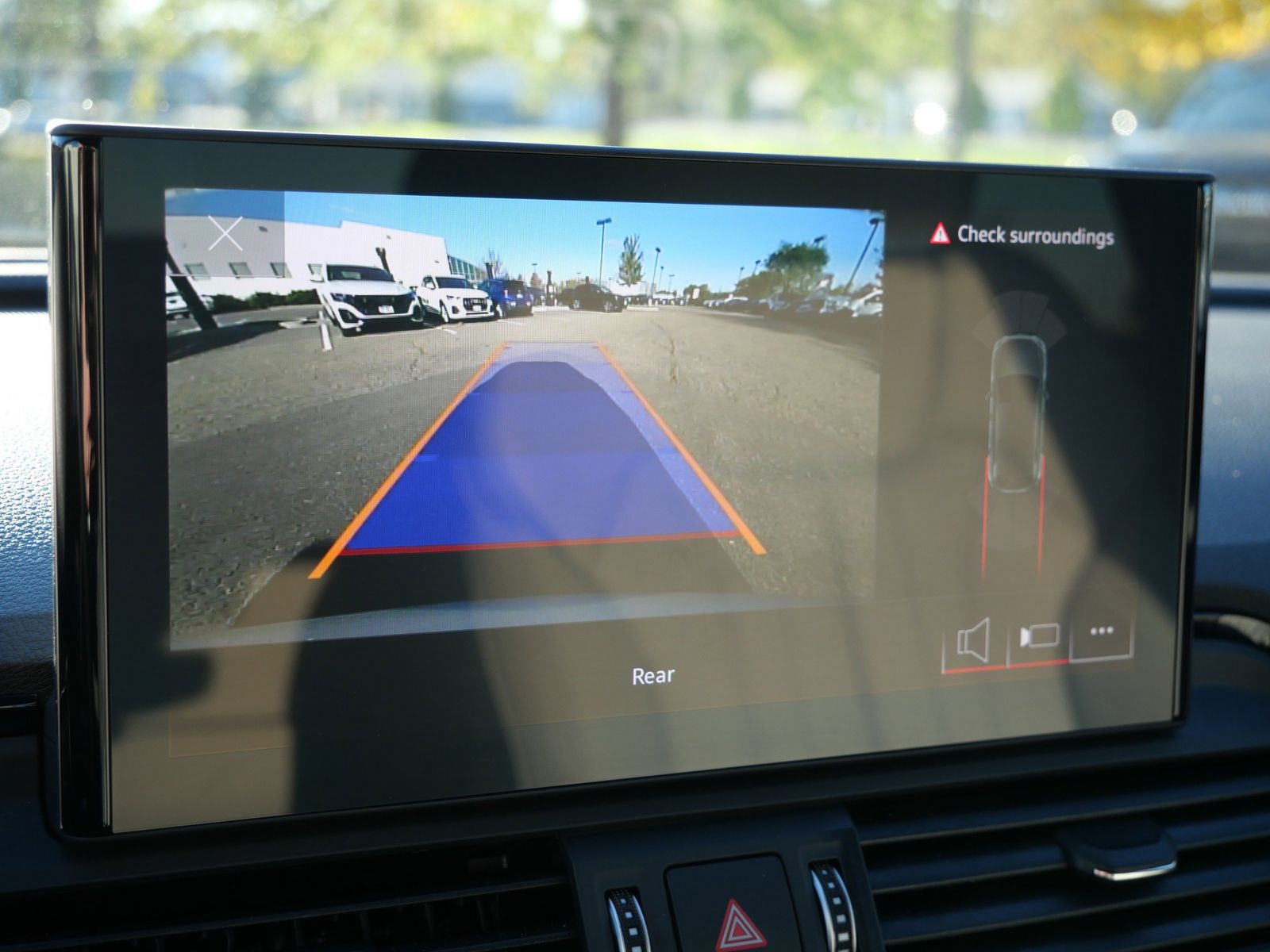 Thumbnail: 2025 Audi Q5 - 26