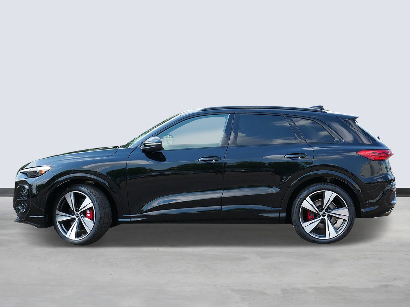 Thumbnail: 2026 Audi SQ5 - 2