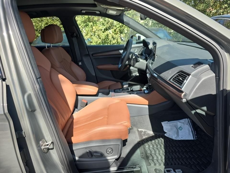 Thumbnail: 2025 Audi Q5 - 2