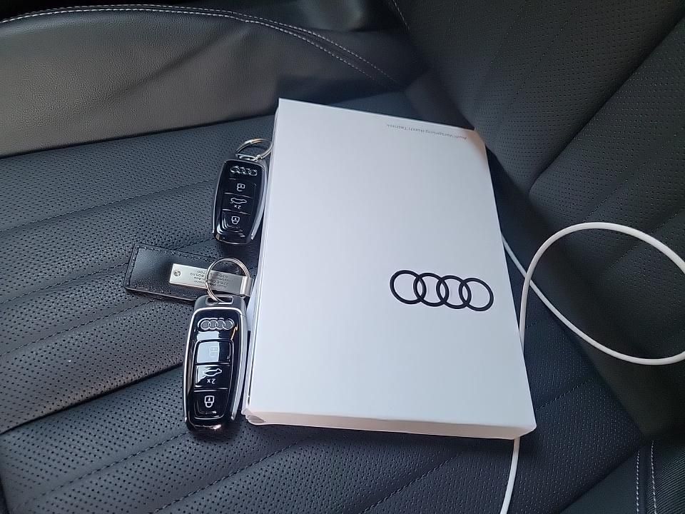 Thumbnail: 2023 Audi e-tron - 14