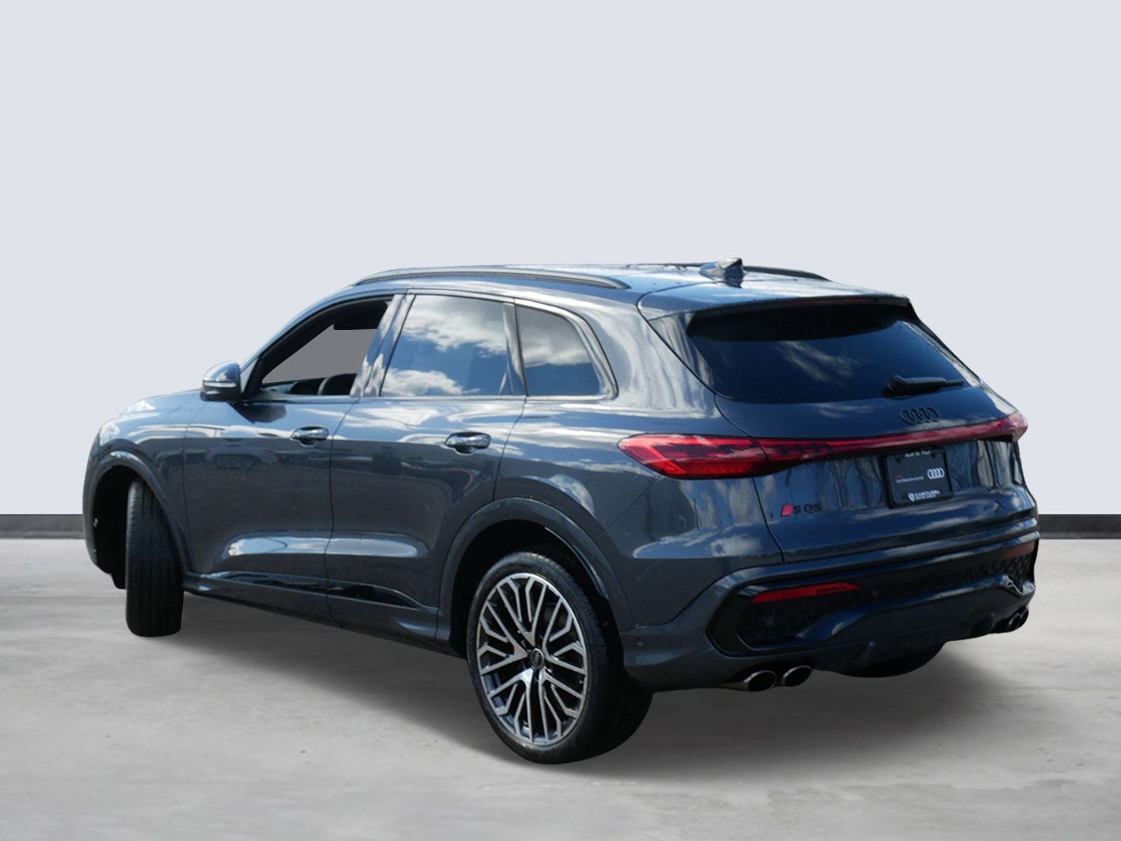 Thumbnail: 2025 Audi SQ5 - 3