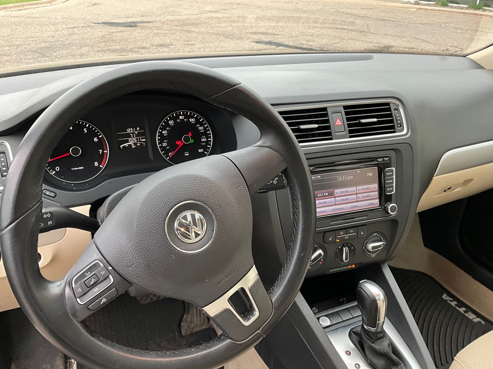 Thumbnail: 2014 Volkswagen Jetta - 3