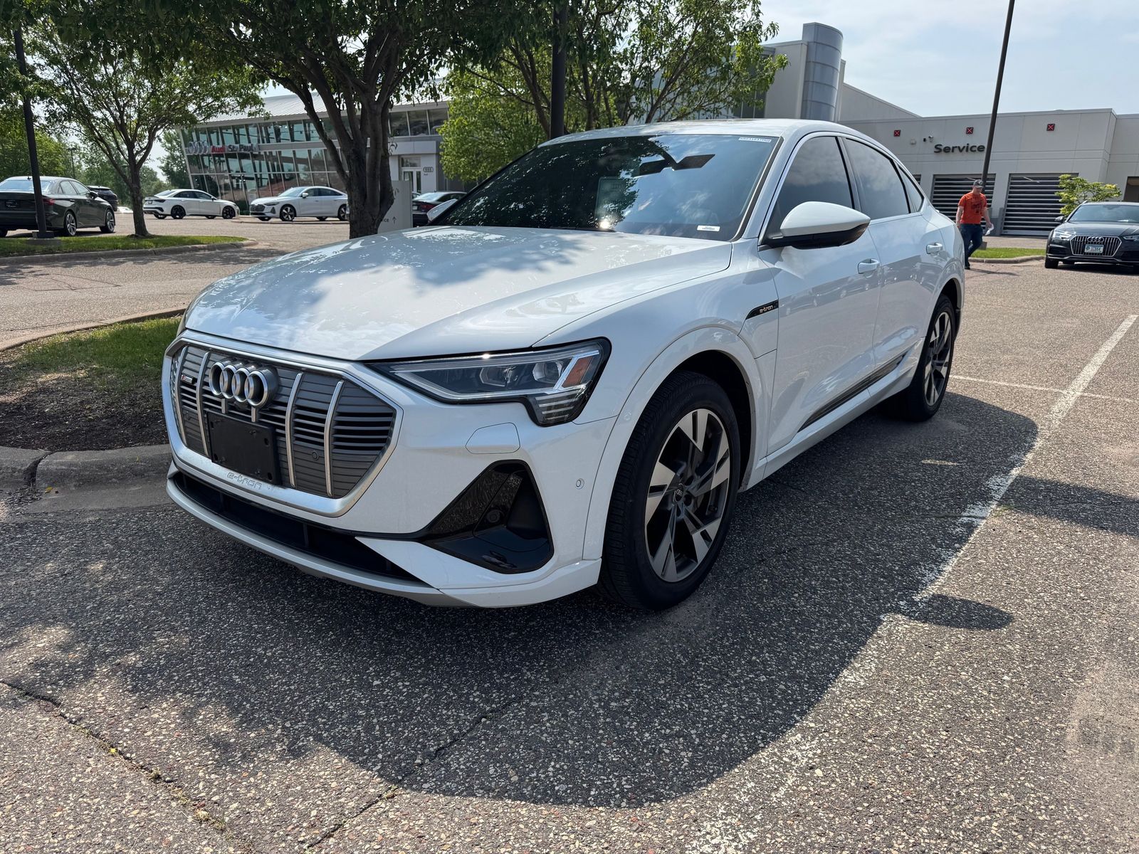 Used 2022 Audi e-tron Sportback Premium Plus with VIN WA12AAGE9NB031637 for sale in Saint Paul, Minnesota