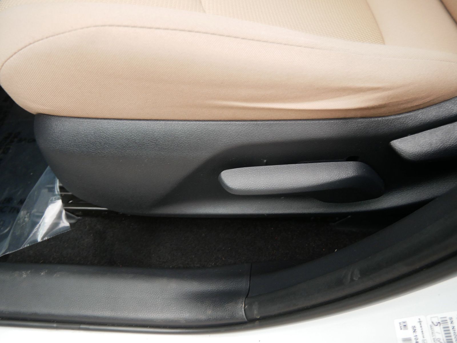 Thumbnail: 2019 Toyota RAV4 - 15