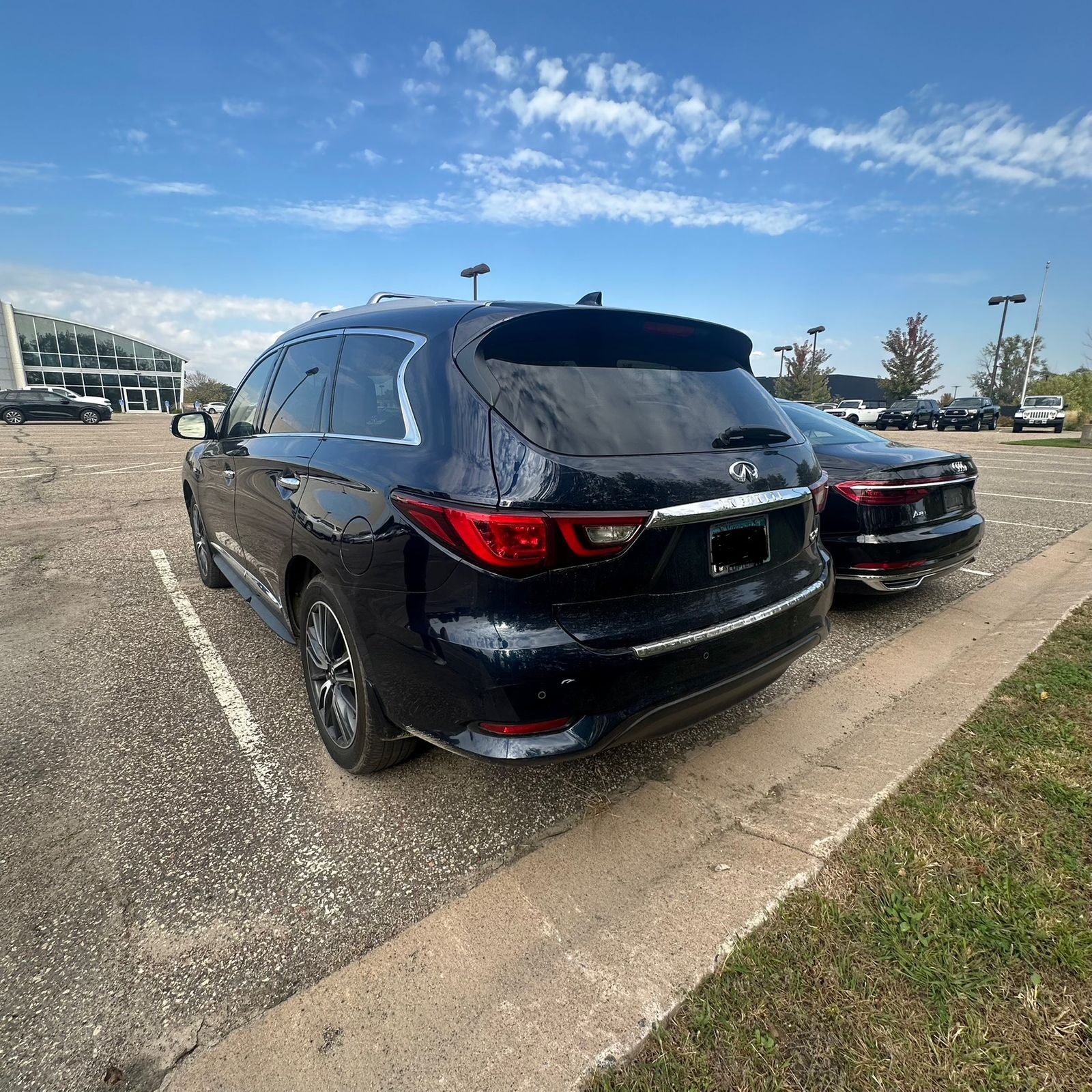 Thumbnail: 2019 INFINITI QX60 - 3