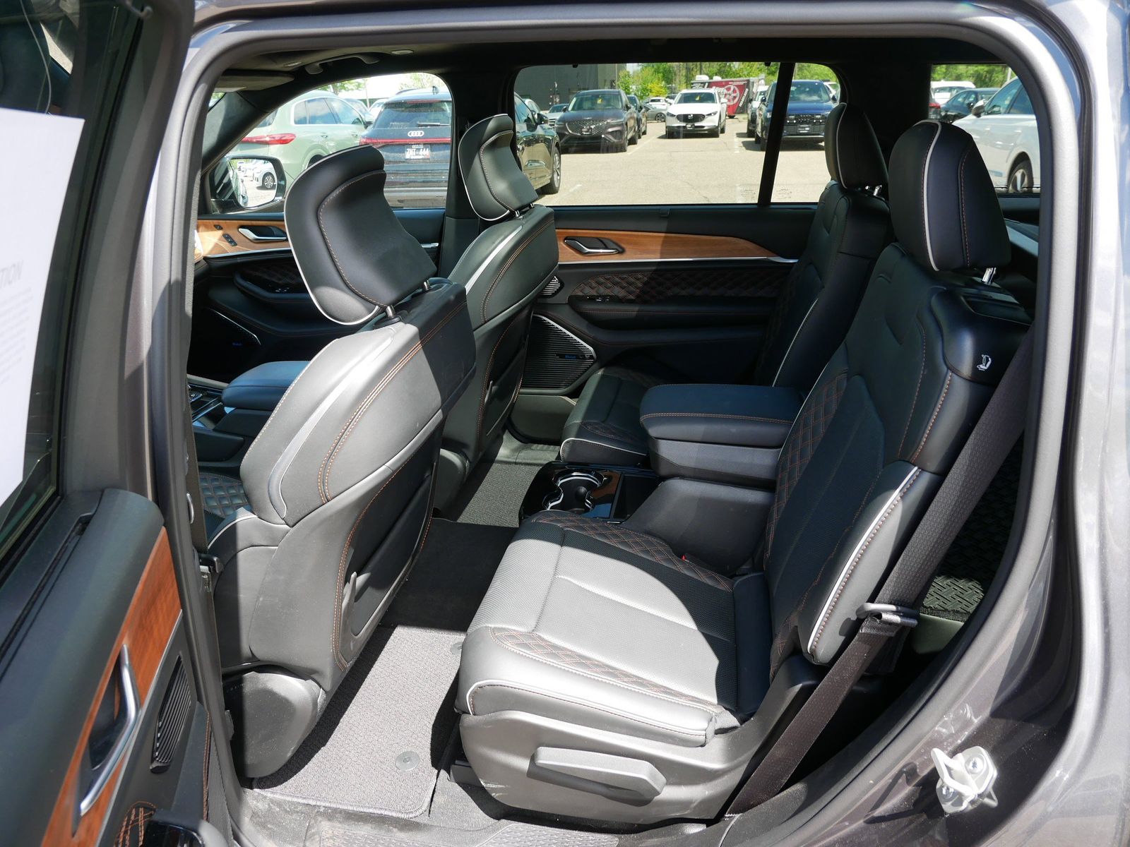 Thumbnail: 2024 Jeep Grand Cherokee L - 9