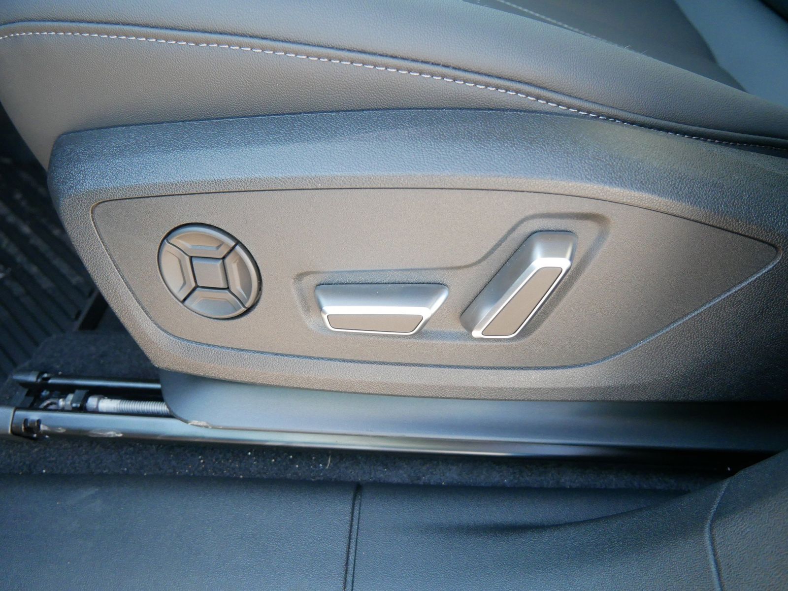 Thumbnail: 2026 Audi Q3 - 14