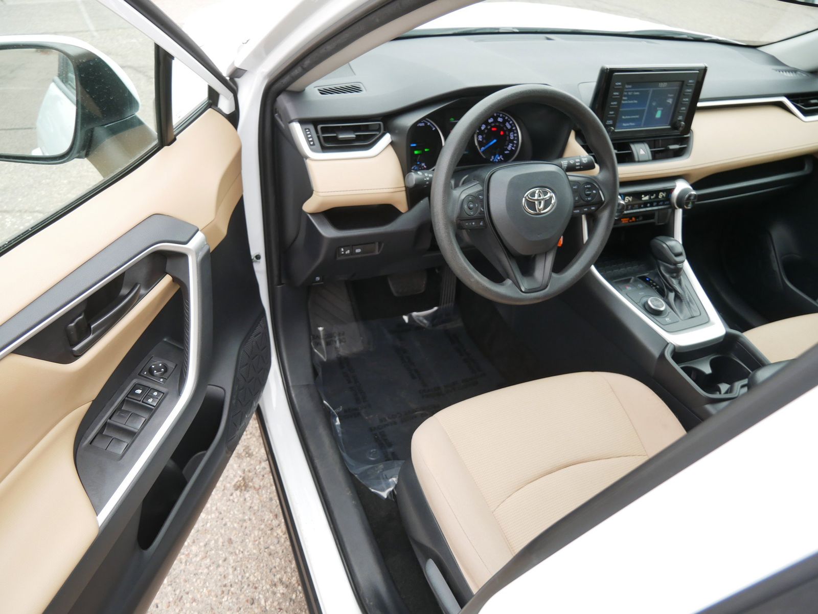 Thumbnail: 2019 Toyota RAV4 - 10