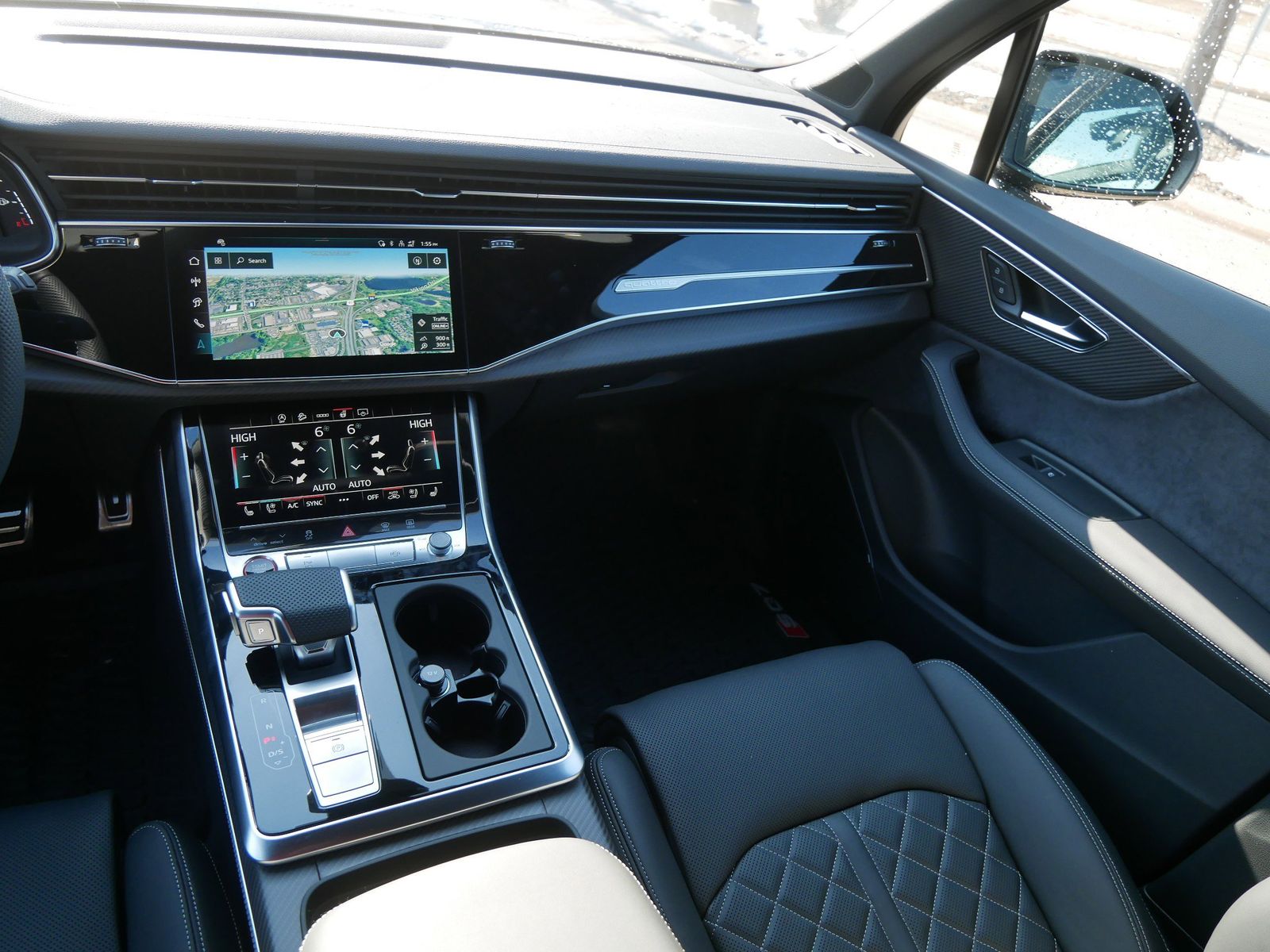 Thumbnail: 2026 Audi SQ7 - 12