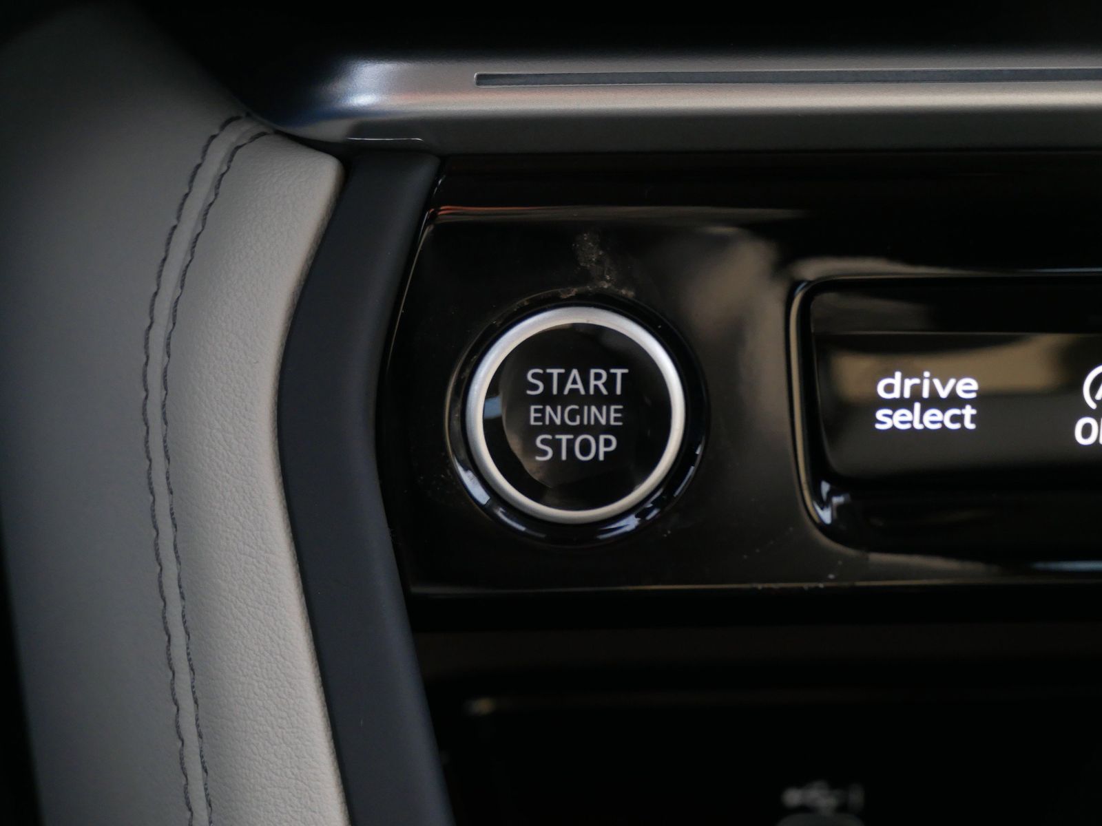 Thumbnail: 2025 Audi Q5 - 20