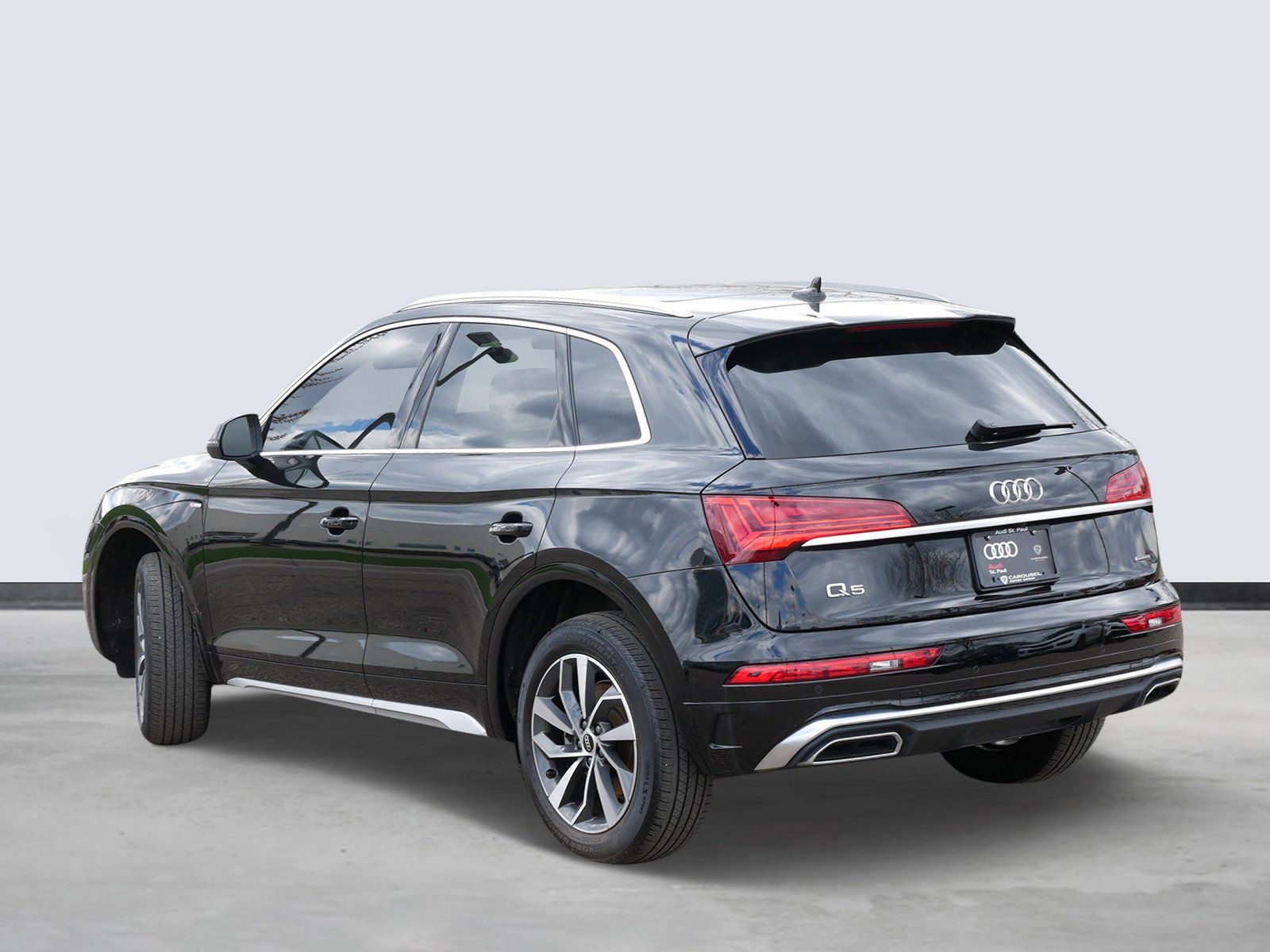 Thumbnail: 2023 Audi Q5 - 3