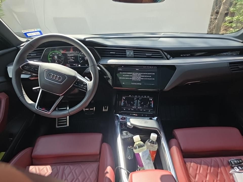 Thumbnail: 2024 Audi SQ8 e-tron - 4