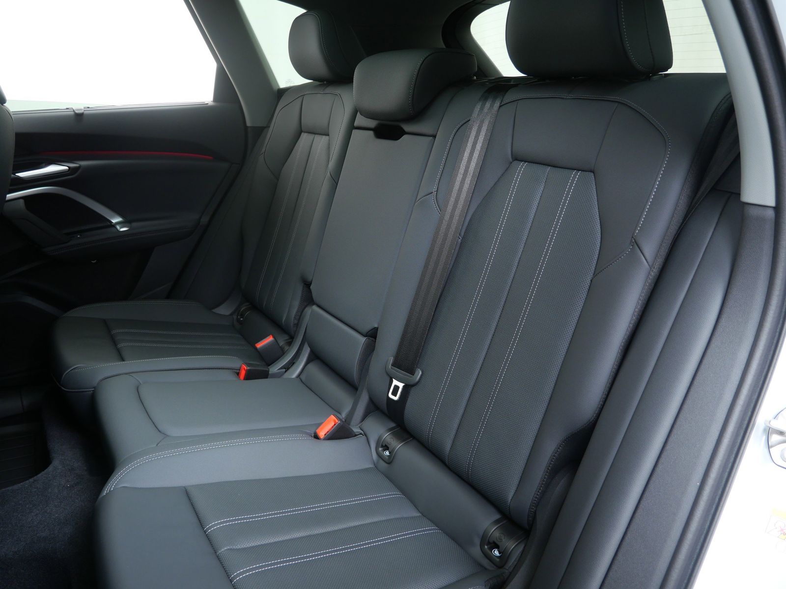 Thumbnail: 2025 Audi Q5 - 13