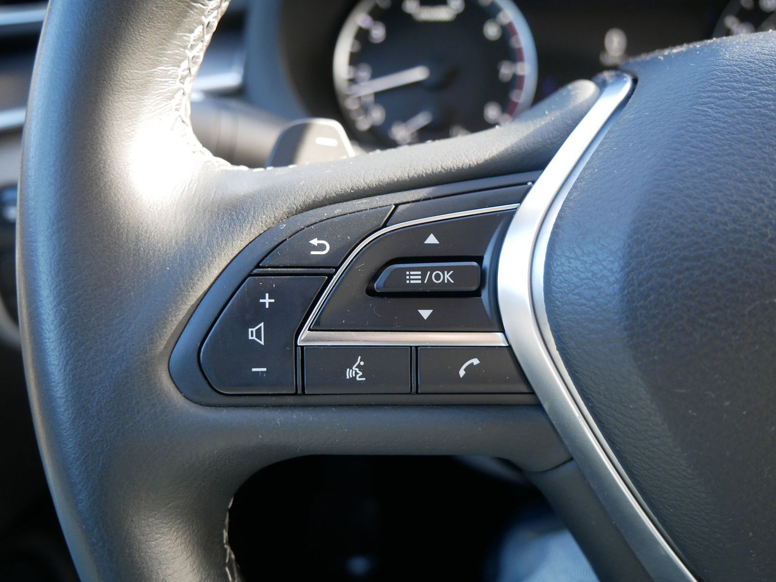 Thumbnail: 2023 INFINITI QX50 - 30