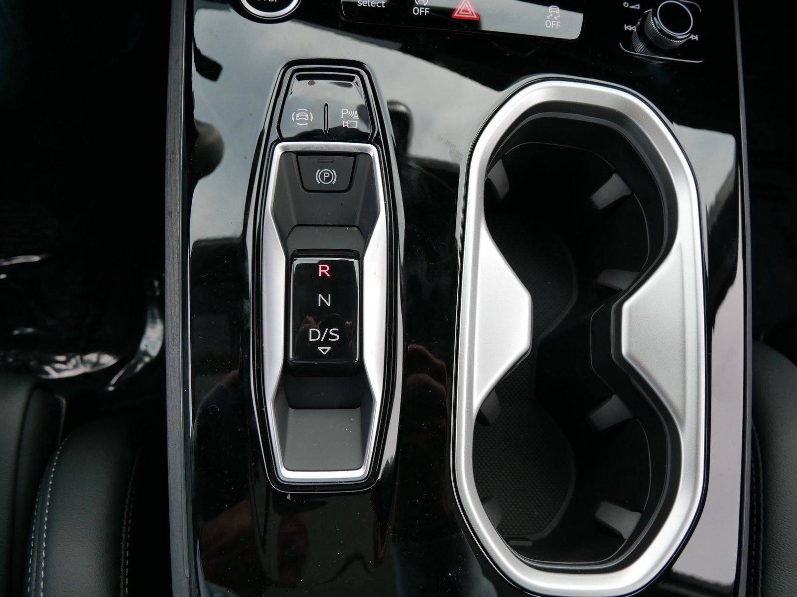 Thumbnail: 2026 Audi A6 - 25