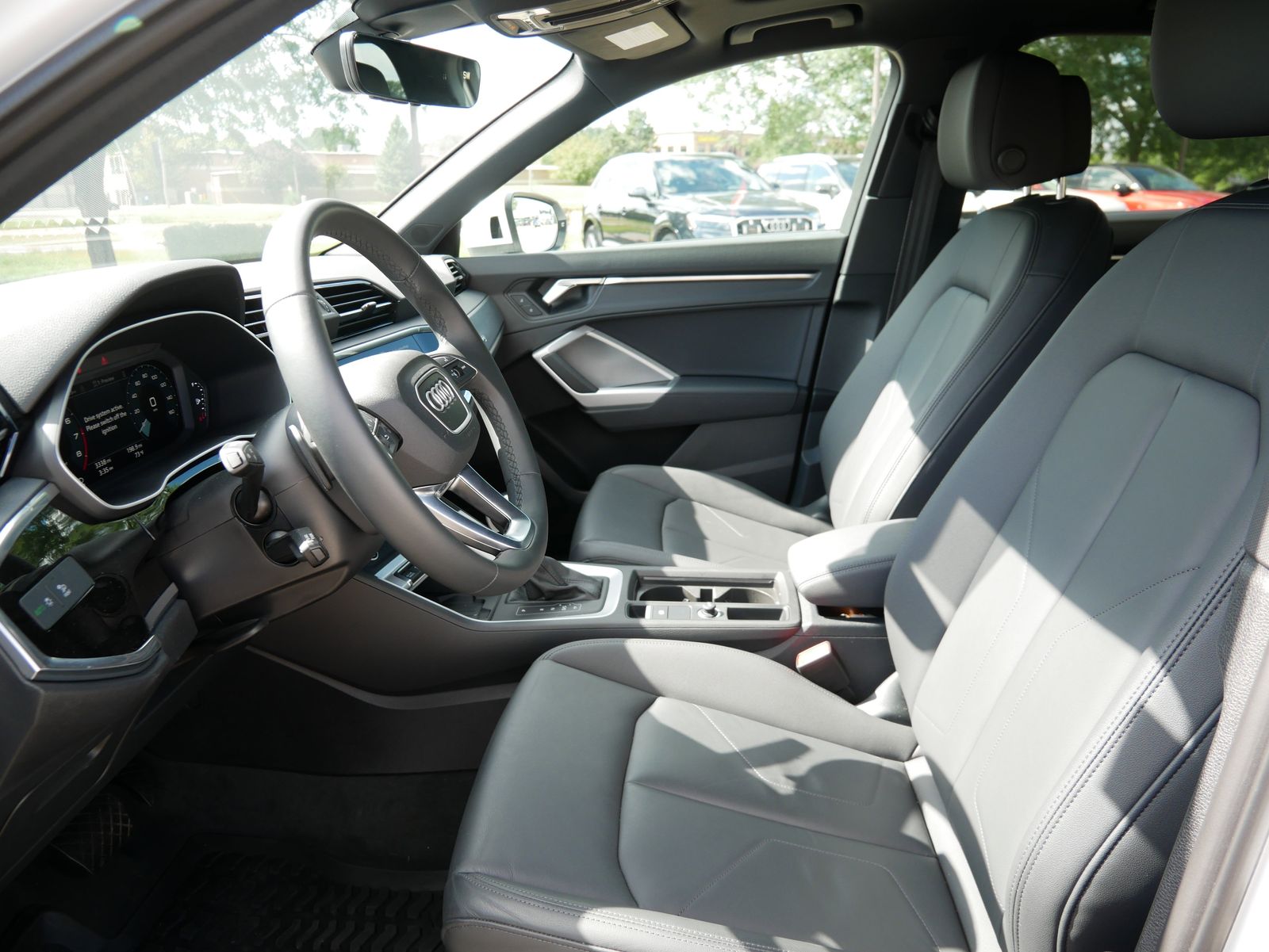 Thumbnail: 2025 Audi Q3 - 8