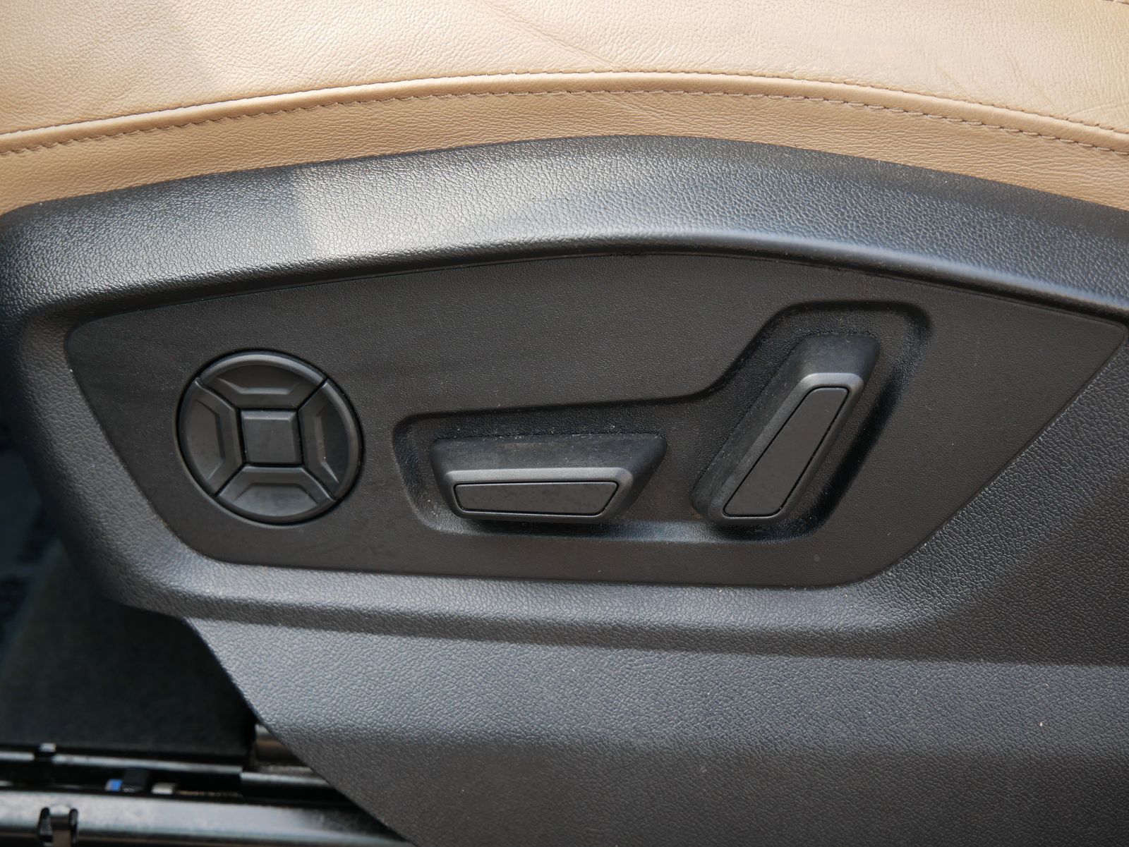 Thumbnail: 2022 Audi Q7 - 17