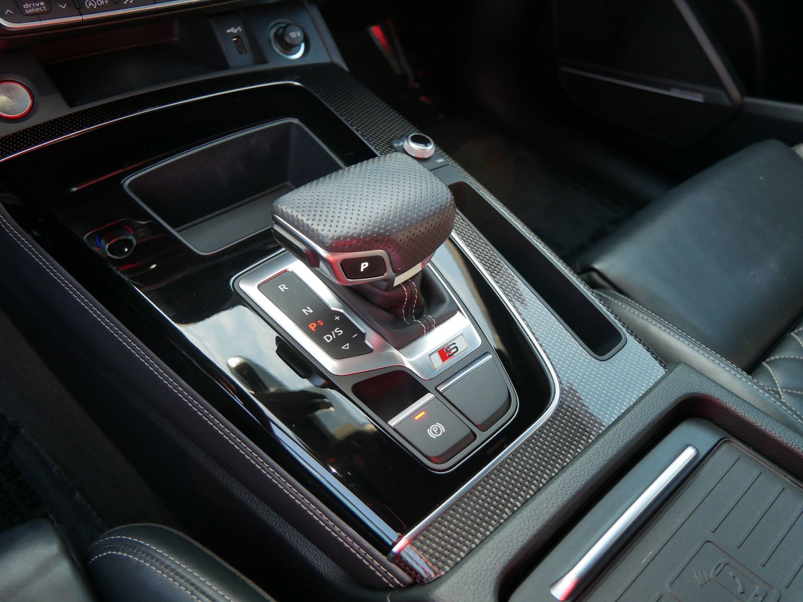 Thumbnail: 2023 Audi SQ5 - 16