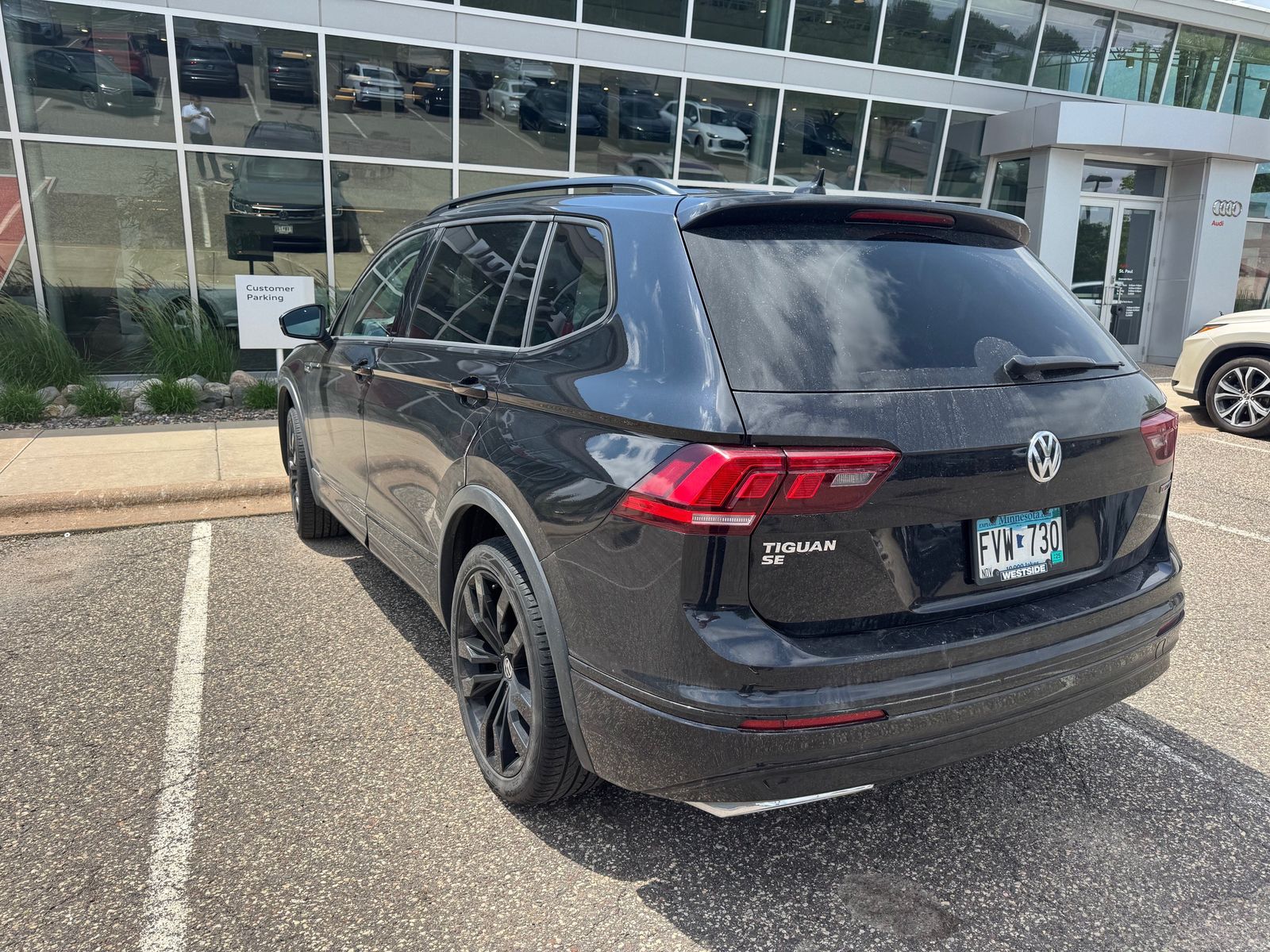 2021 Volkswagen Tiguan SE R-Line Black 4