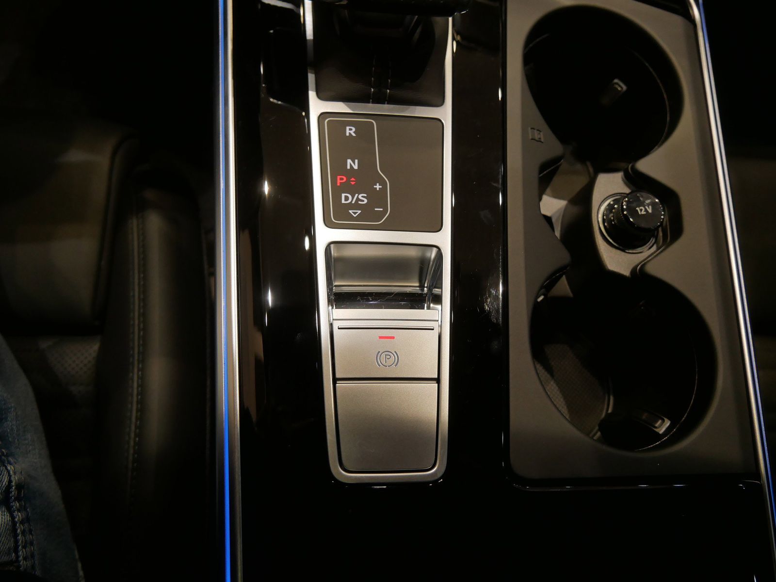 Thumbnail: 2026 Audi RS 6 - 11