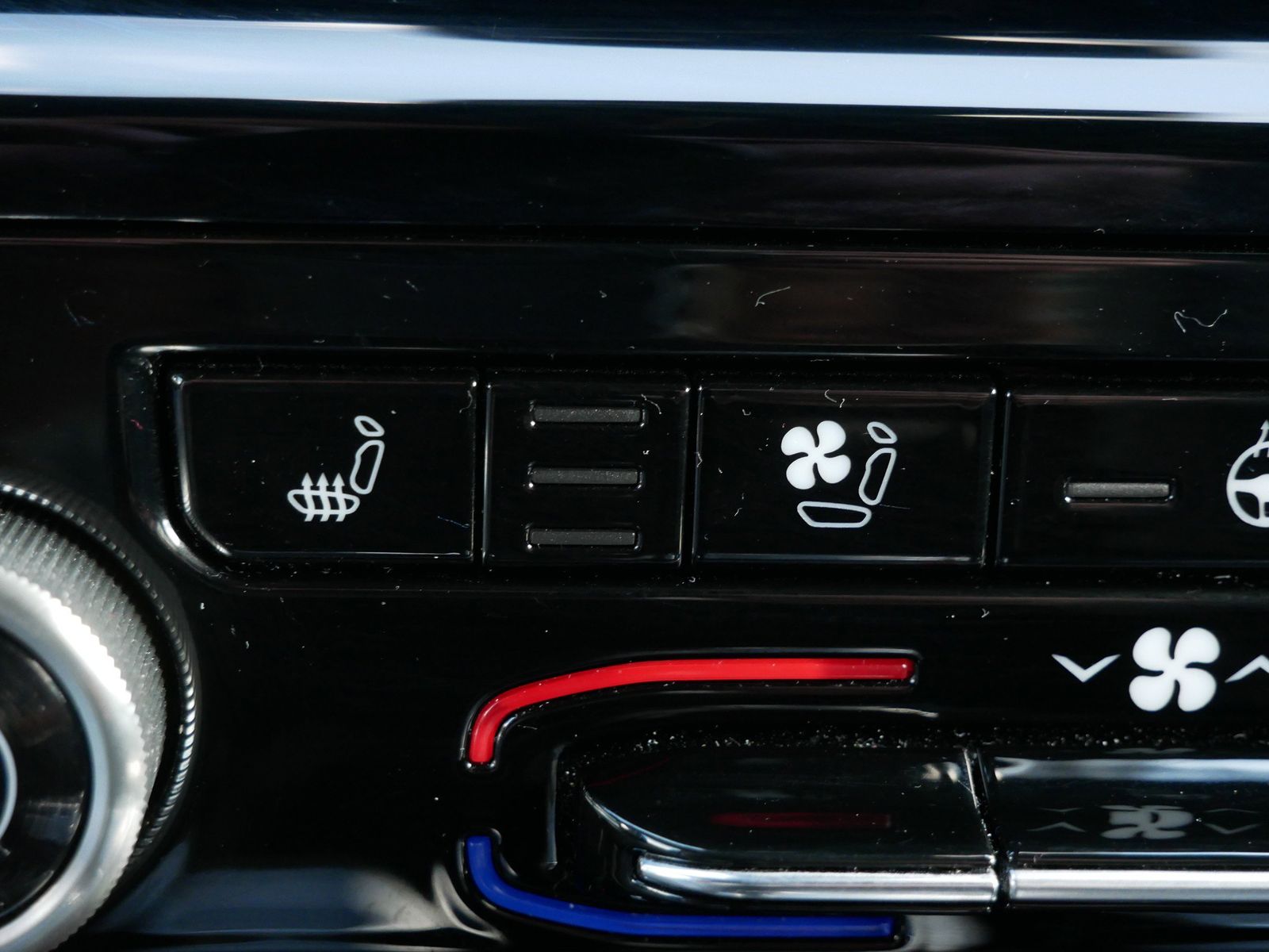 Thumbnail: 2024 Jeep Grand Cherokee L - 31