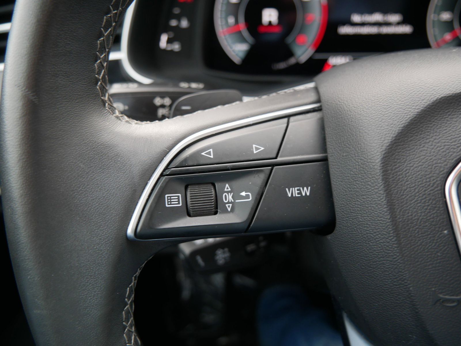 Thumbnail: 2021 Audi Q8 - 25