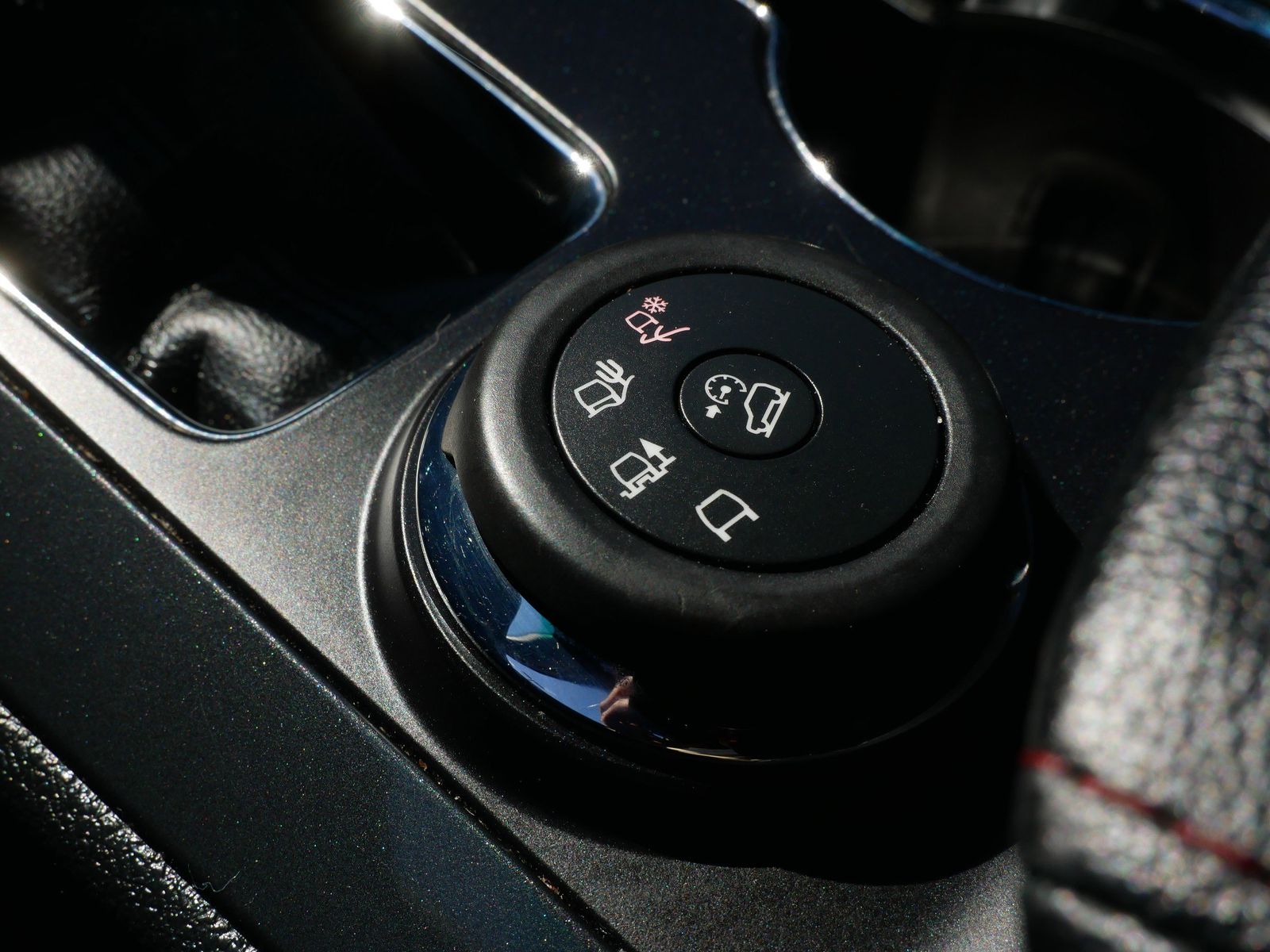 Thumbnail: 2016 Ford Explorer - 16