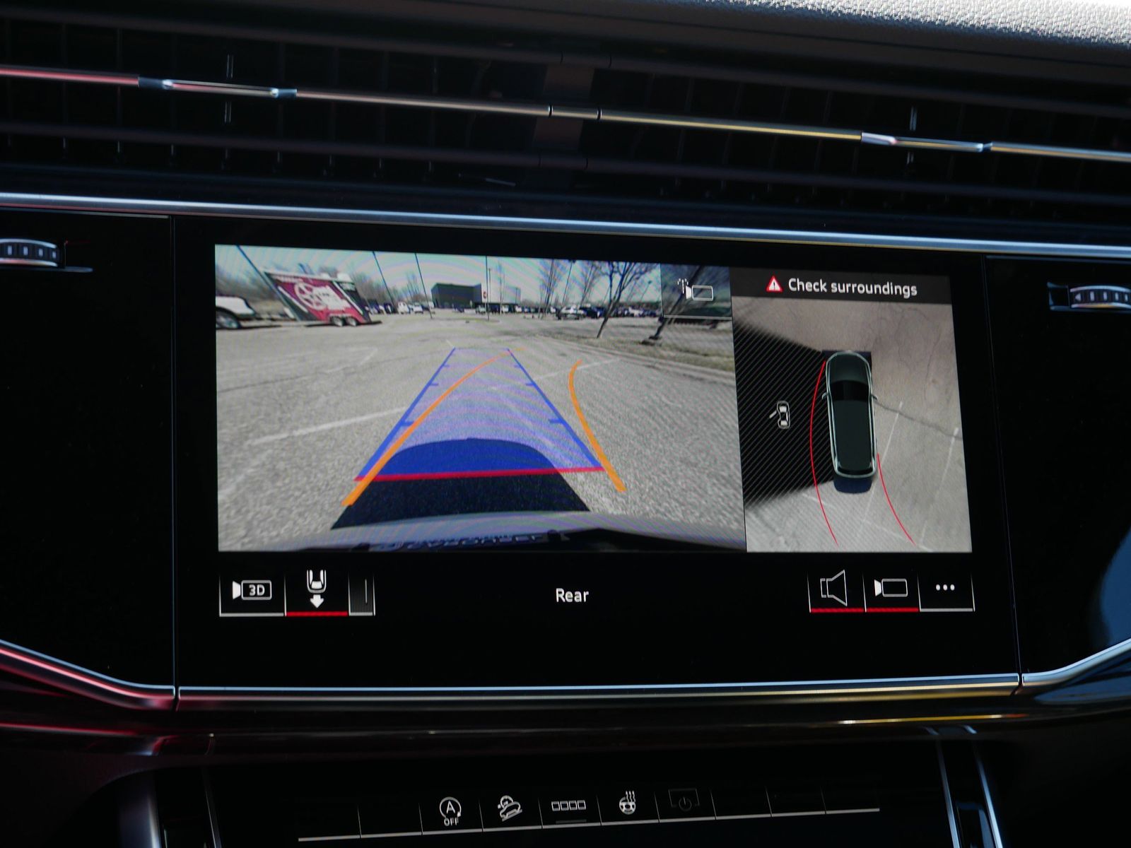 Thumbnail: 2026 Audi Q7 - 22