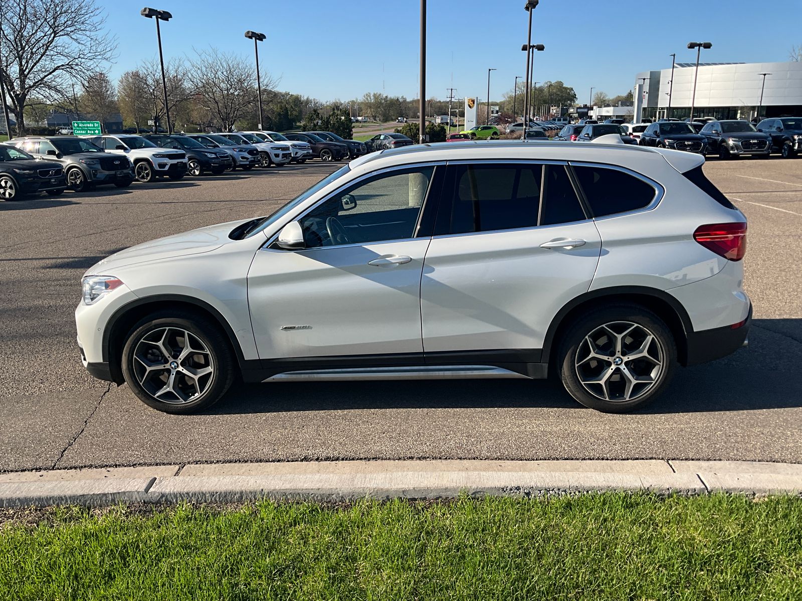 Thumbnail: 2018 BMW X1 - 4