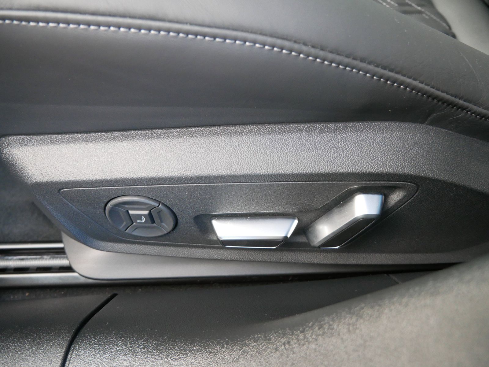 Thumbnail: 2026 Audi A6 - 15