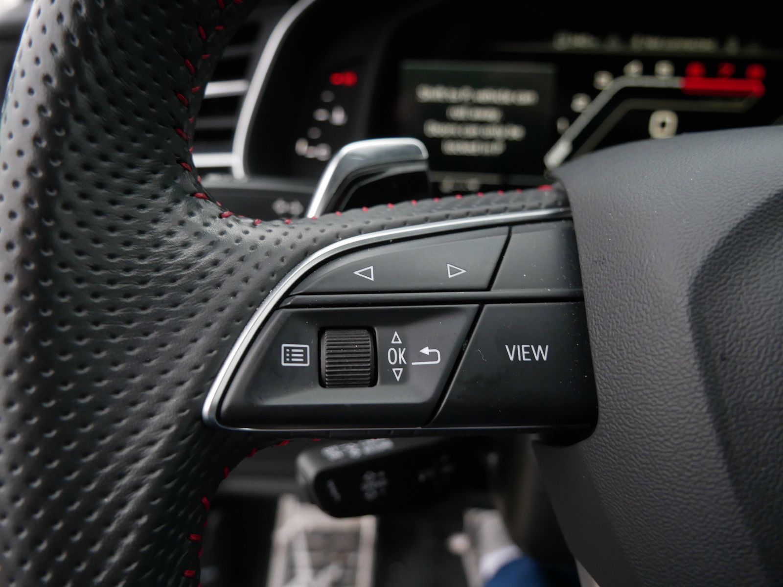 Thumbnail: 2021 Audi RS Q8 - 28