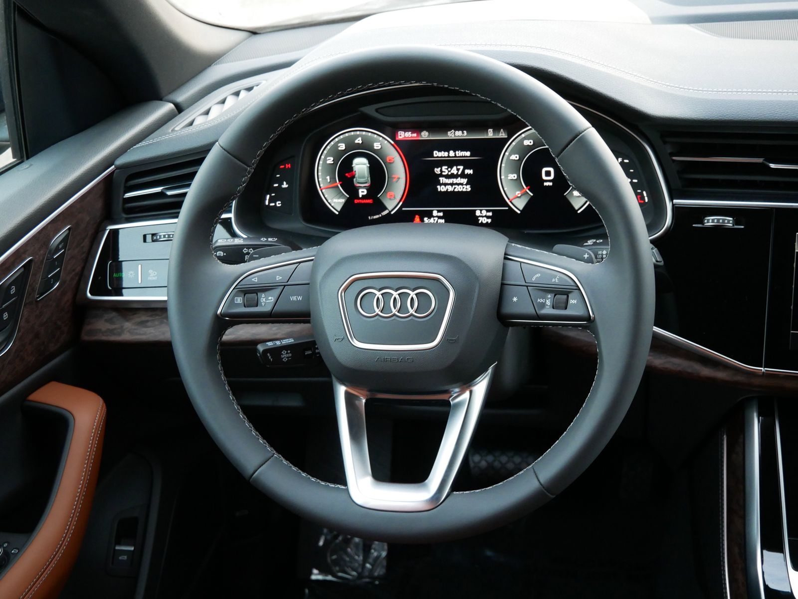 Thumbnail: 2026 Audi Q8 - 12